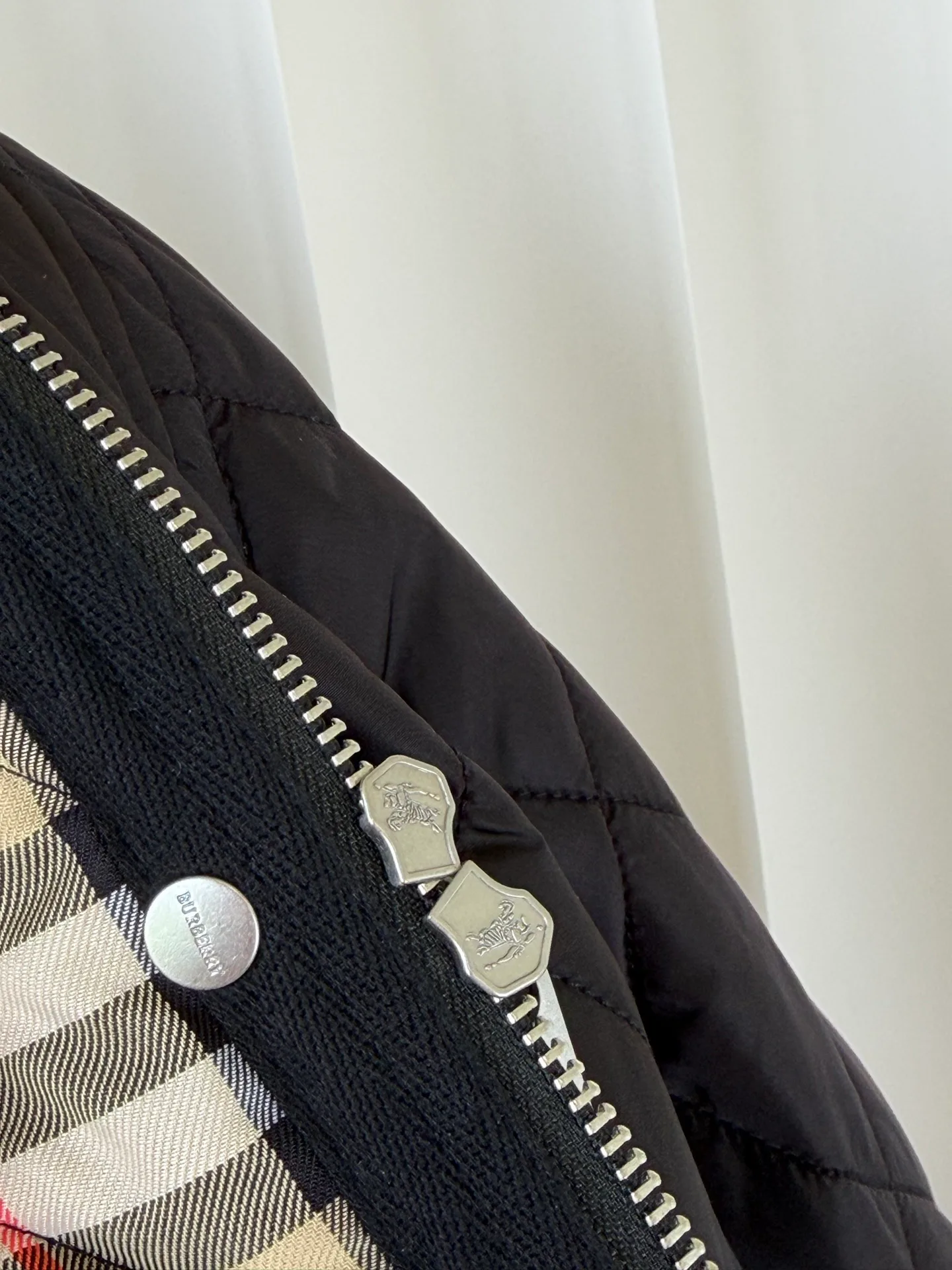 Women's Jackets And Down Jackets BURBERRY 17950214
