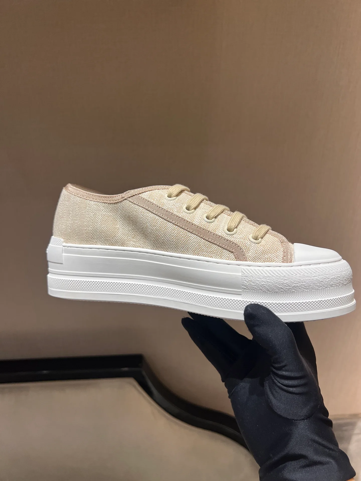 Women's Sneakers CHRISTIAN DIOR 18020286