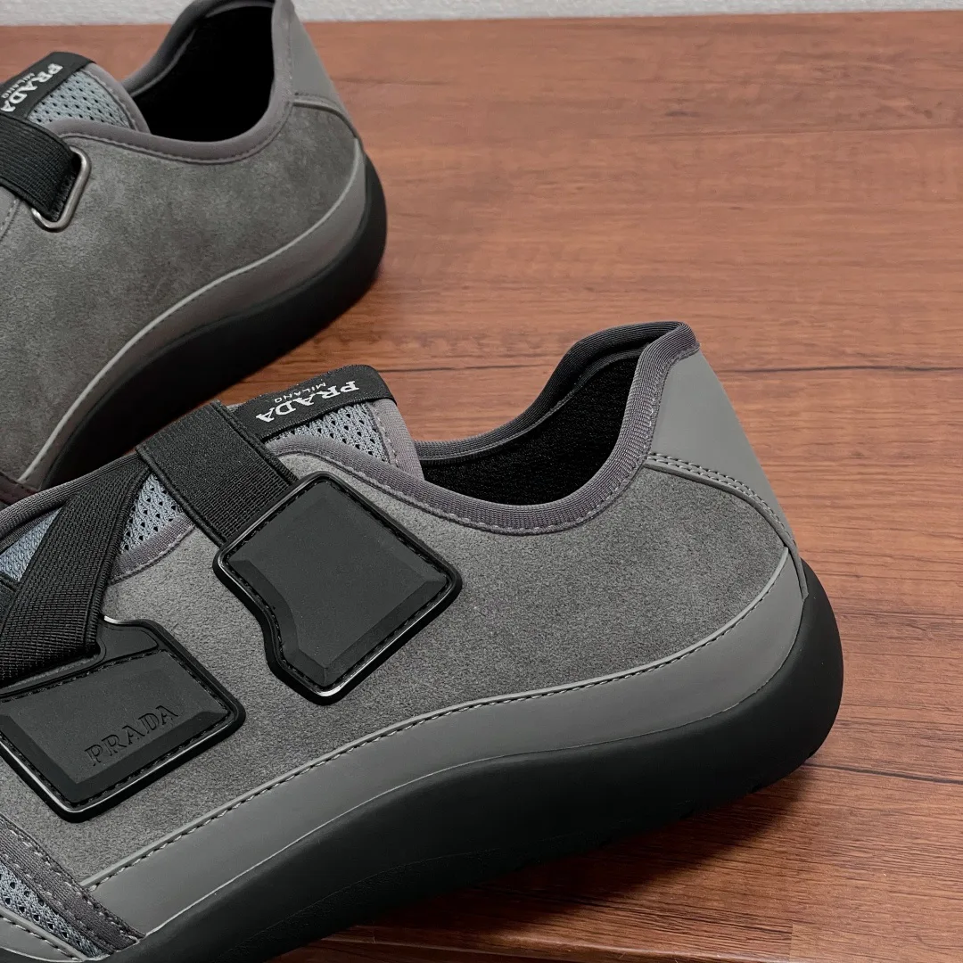 Men's Sneakers PRADA 17298419