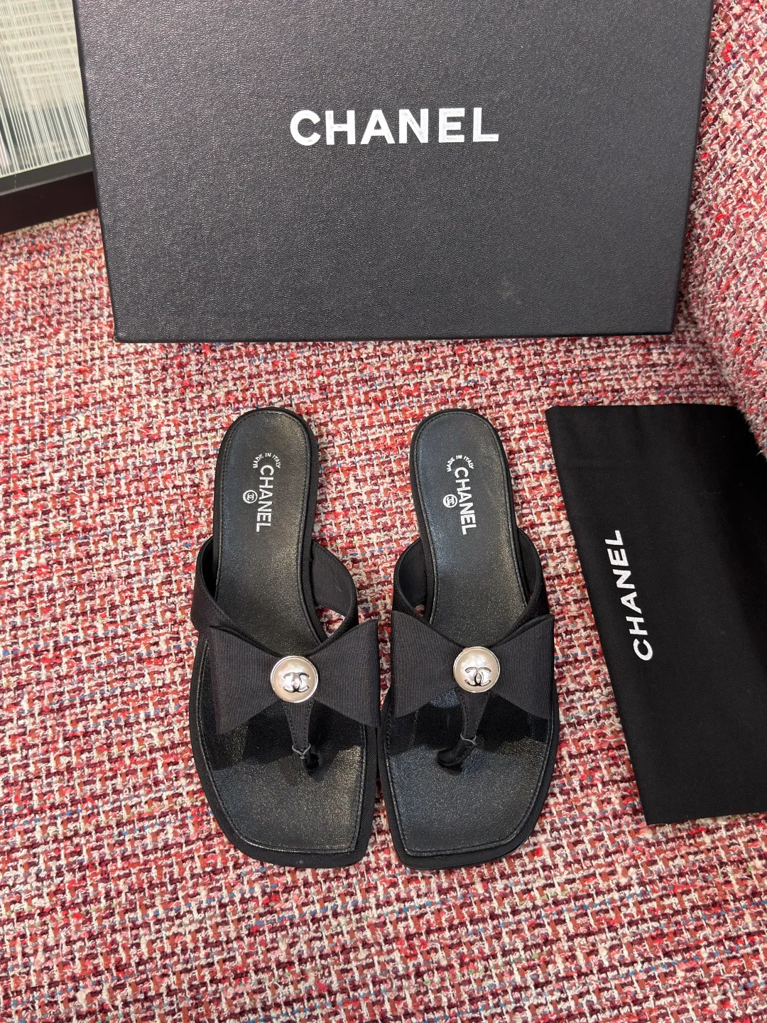 Women's Flip-Flops CHANEL 17480150