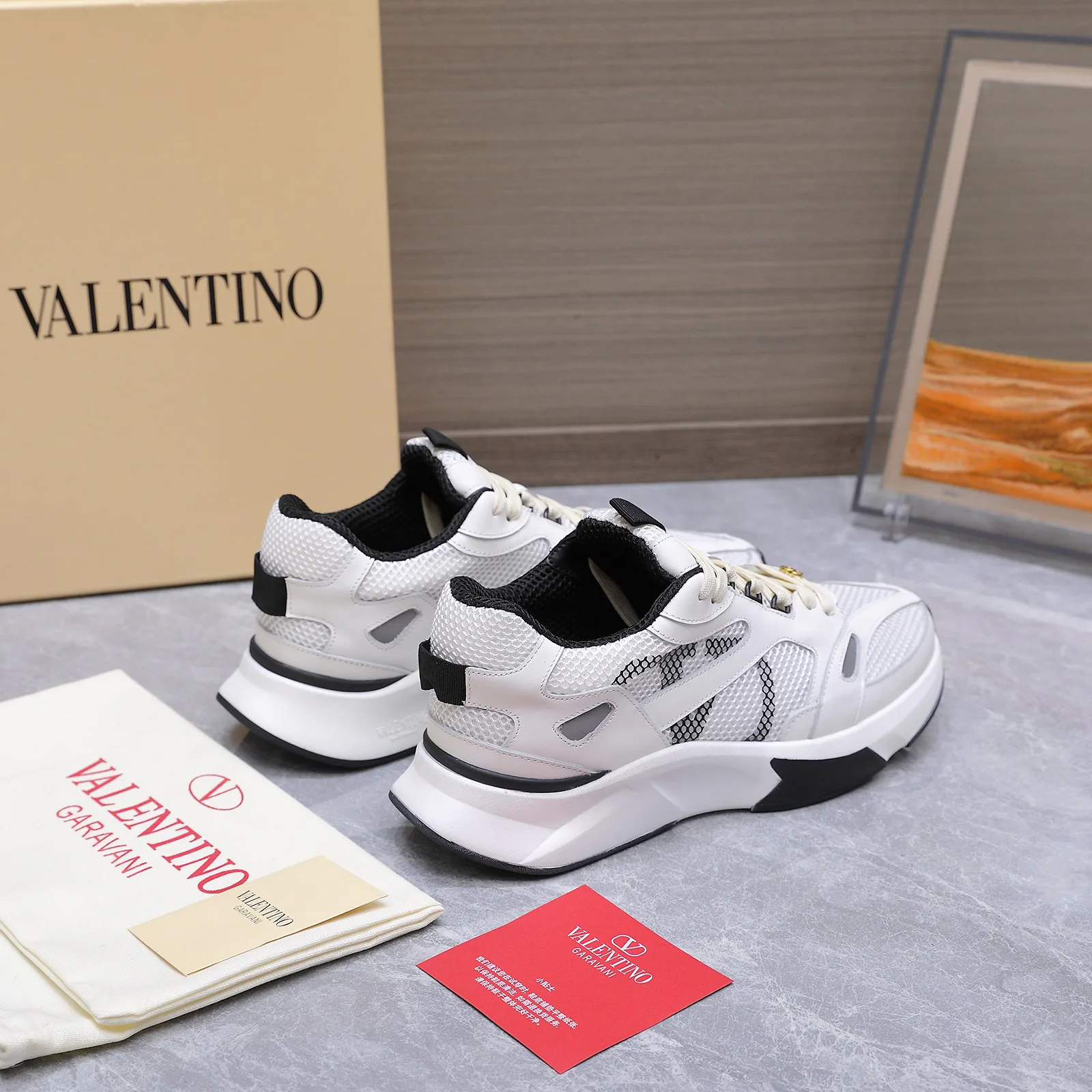 Men's Sneakers VALENTINO 17604595