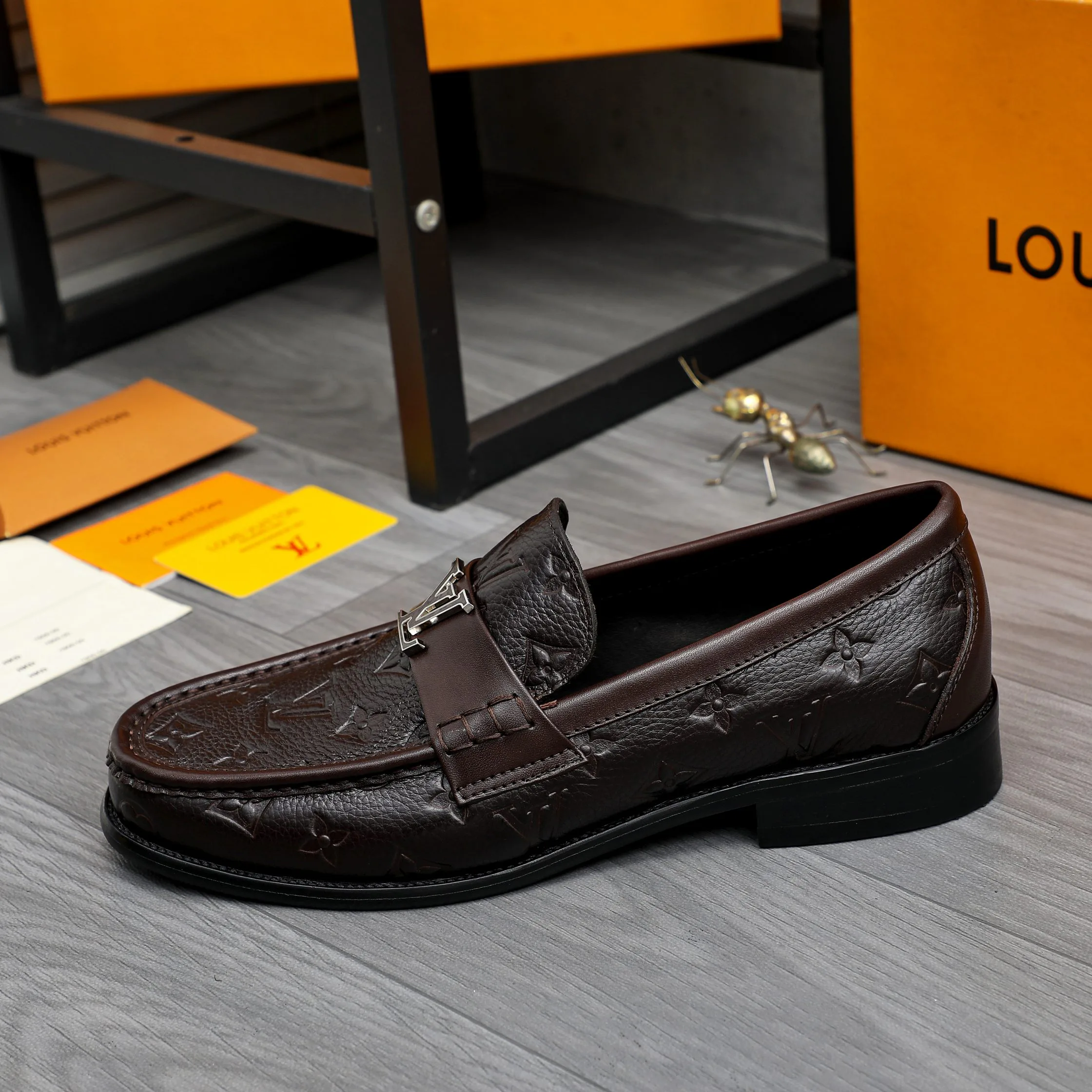 Men's Loafers And Dress Shoes LOUIS VUITTON 17812316