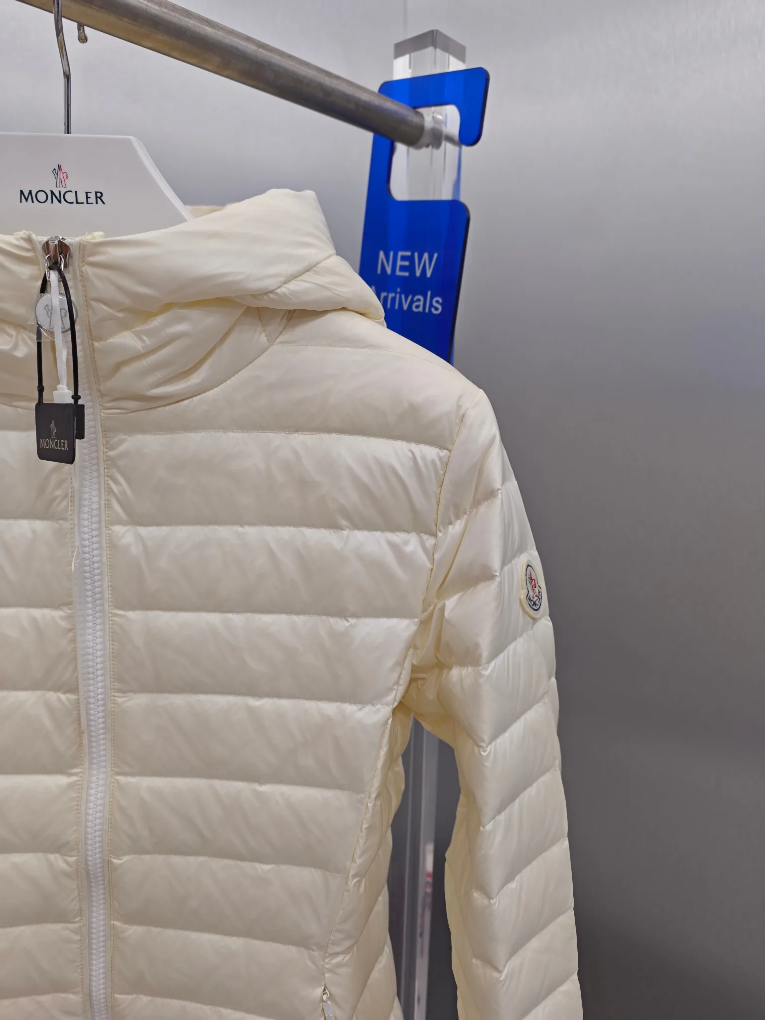 Women's Jackets And Down Jackets MONCLER 17865412