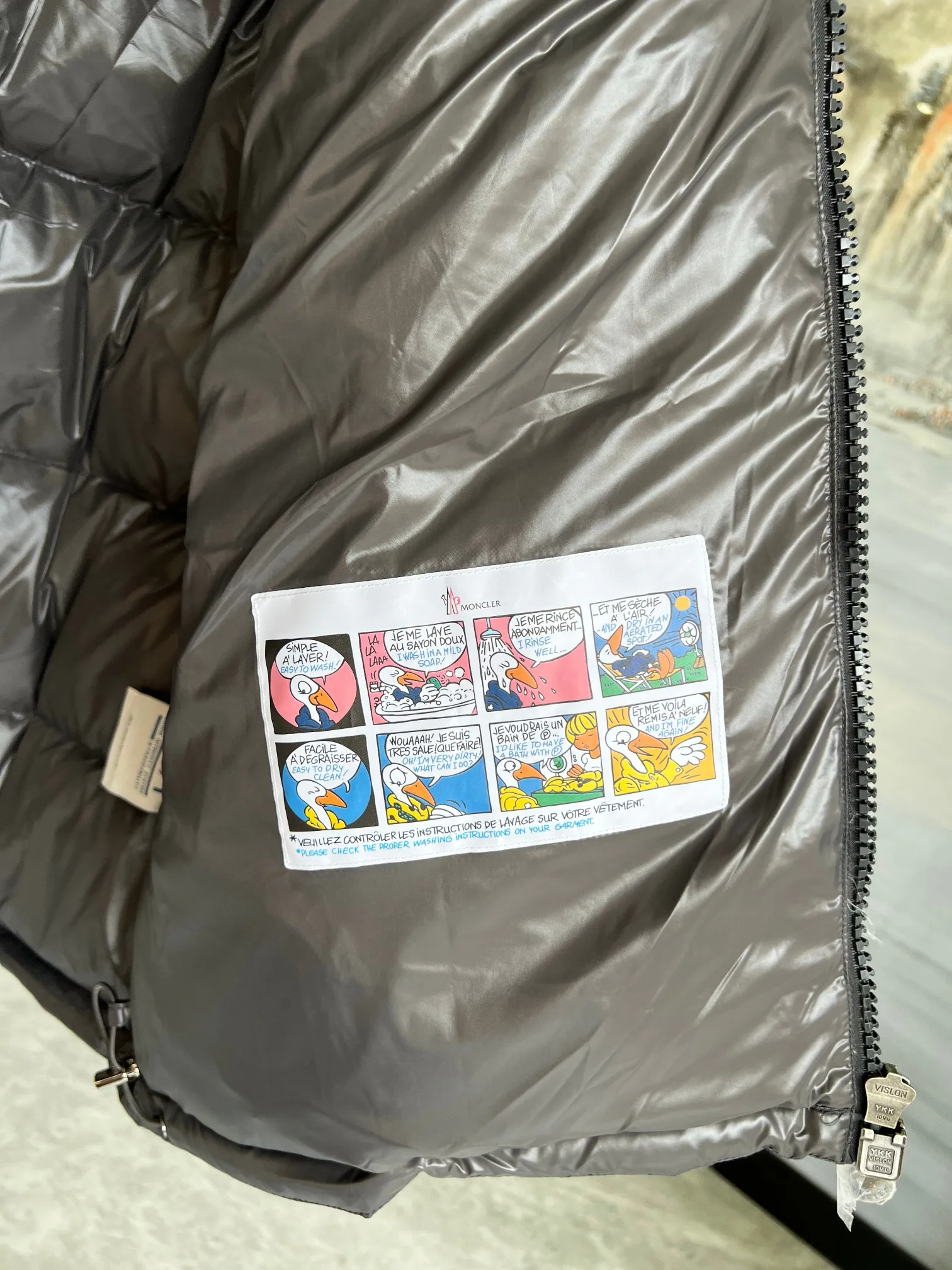 Women's Jackets And Down Jackets MONCLER 18415682