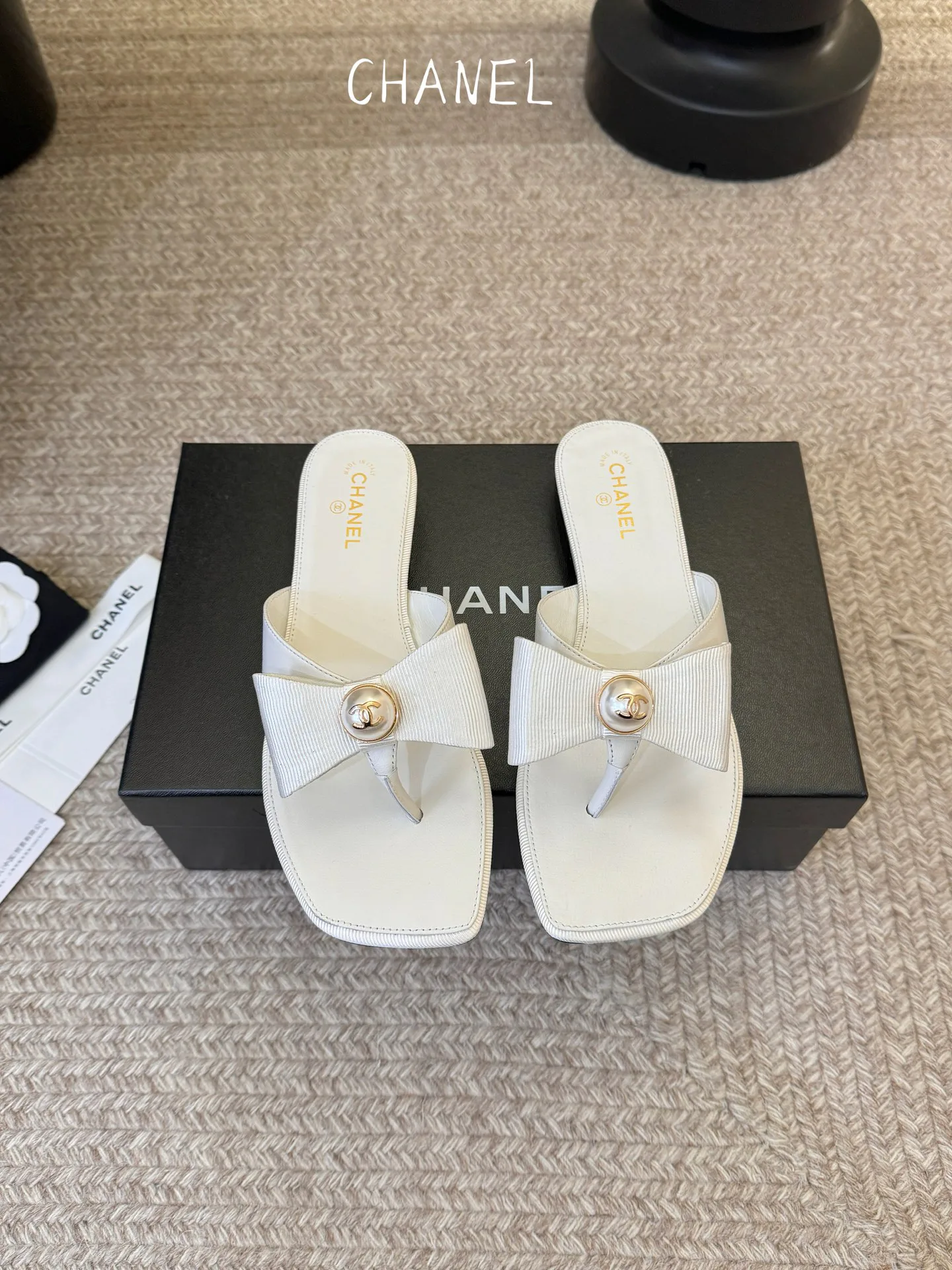 Women's Flip-Flops CHANEL 17220373