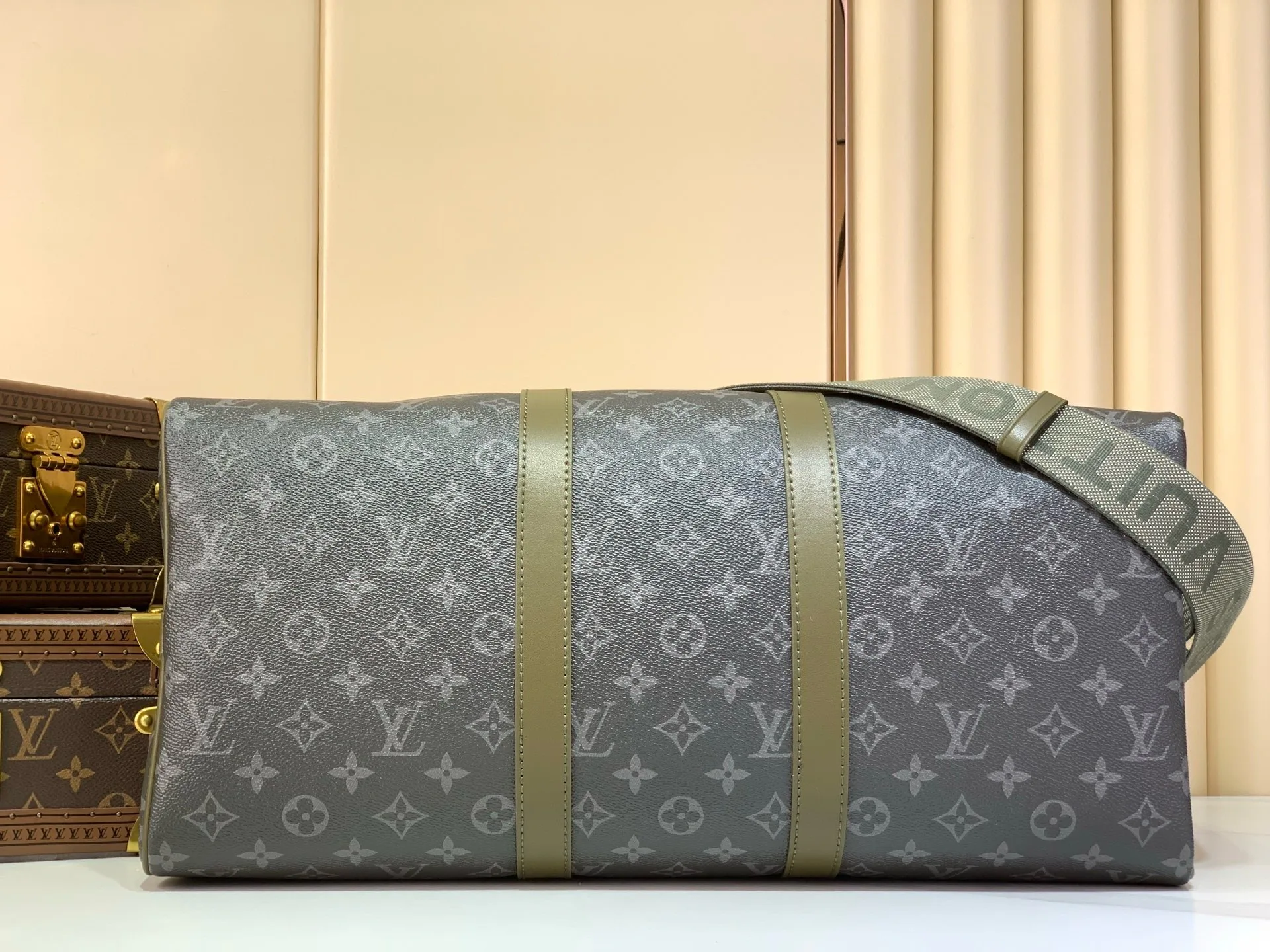 Women's Travel Bags LOUIS VUITTON 17499391