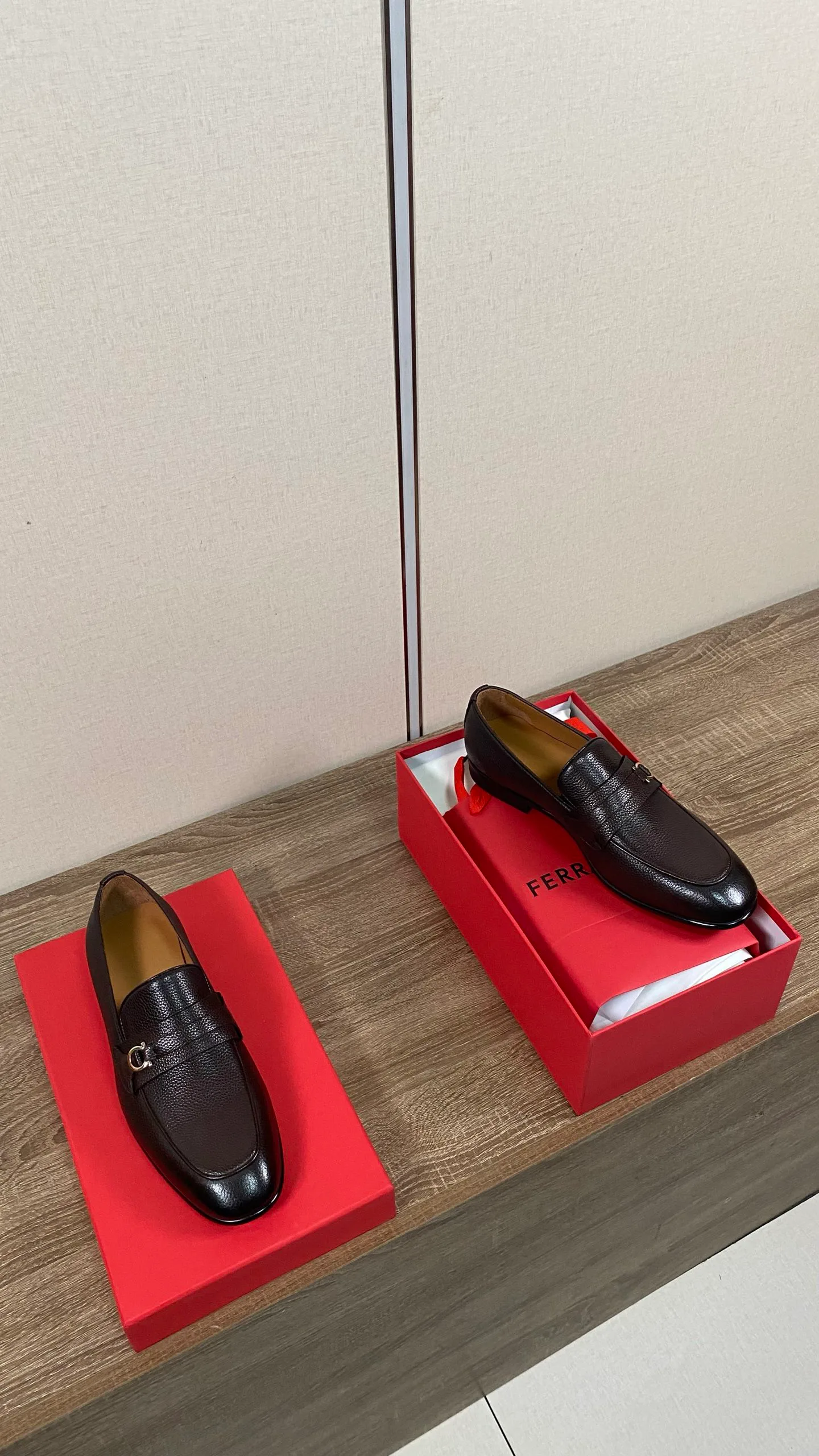 Men's Loafers And Dress Shoes SALVATORE FERRAGAMO 18078621