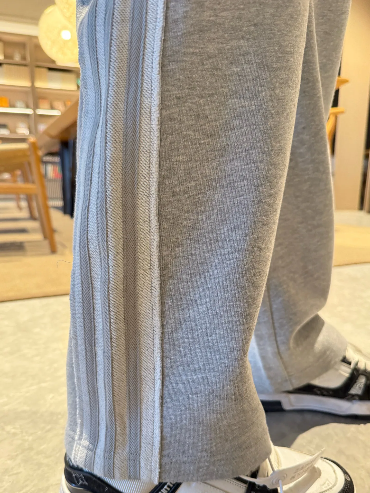 Men's Trousers LOUIS VUITTON 18345809
