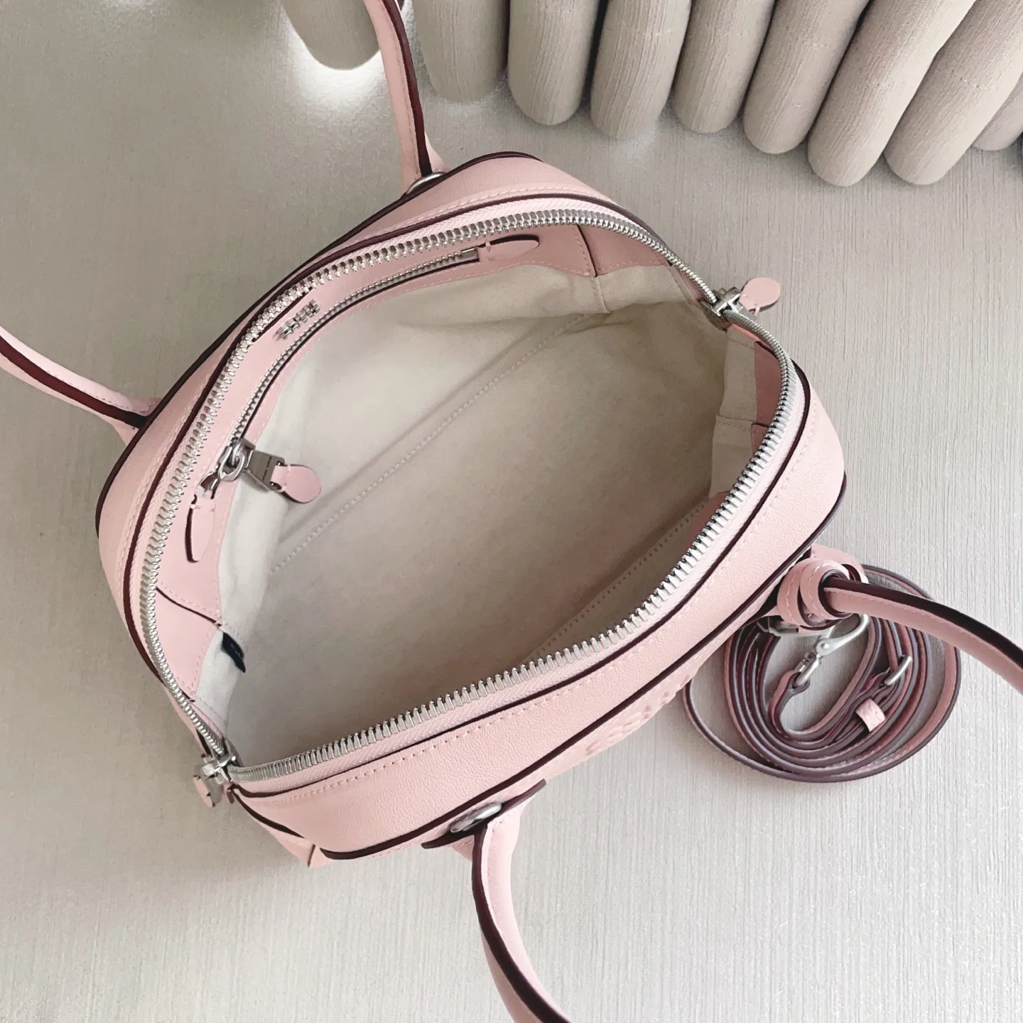 Классические Сумки Женские Miu Miu 18602443