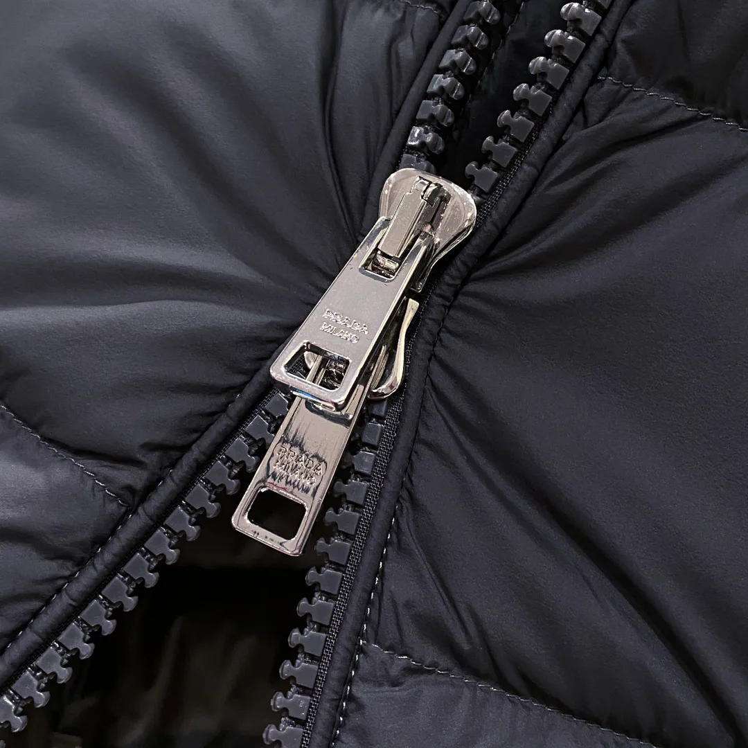 Жилеты Мужские Prada 18572304