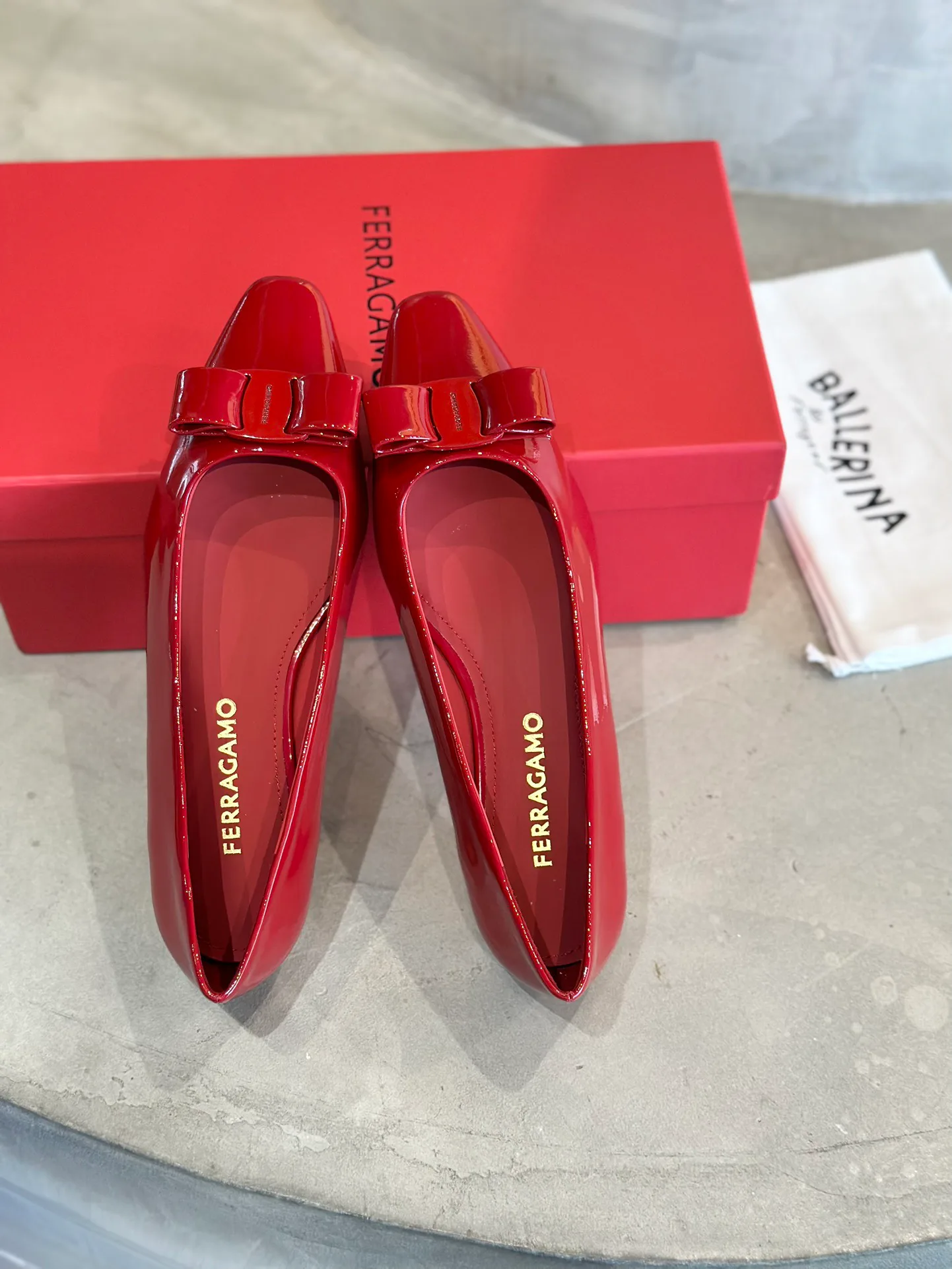 Women's Ballet Flats SALVATORE FERRAGAMO 18531764