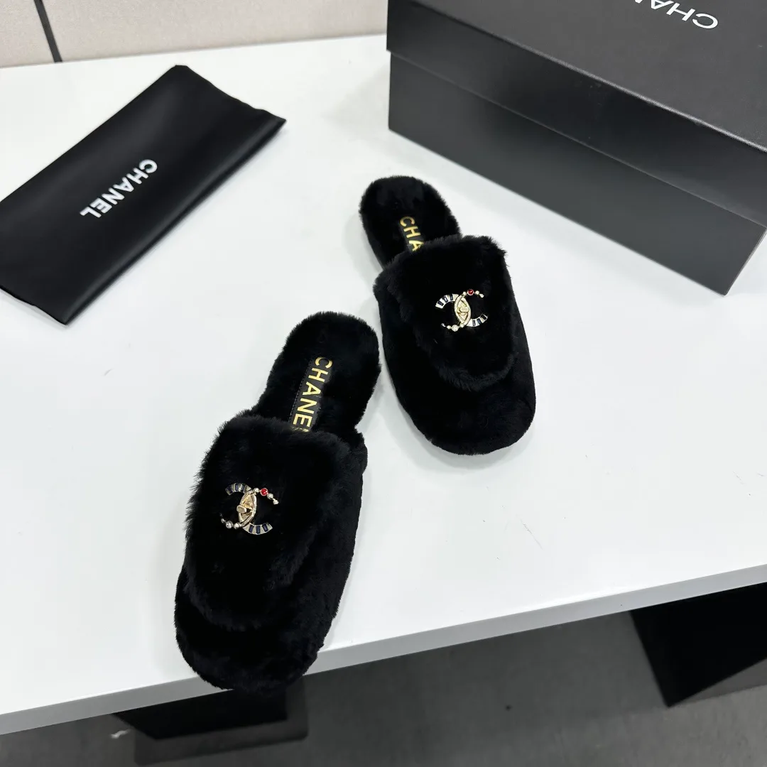 Women's Slippers CHANEL 18436111