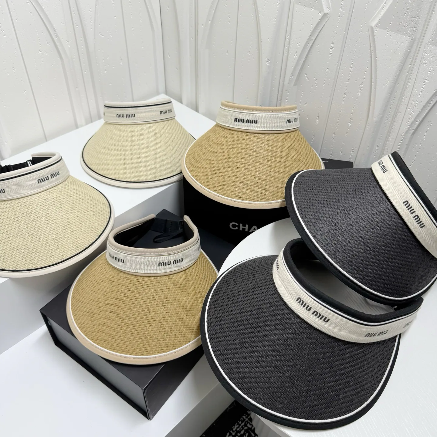Hats MIU MIU 17498330