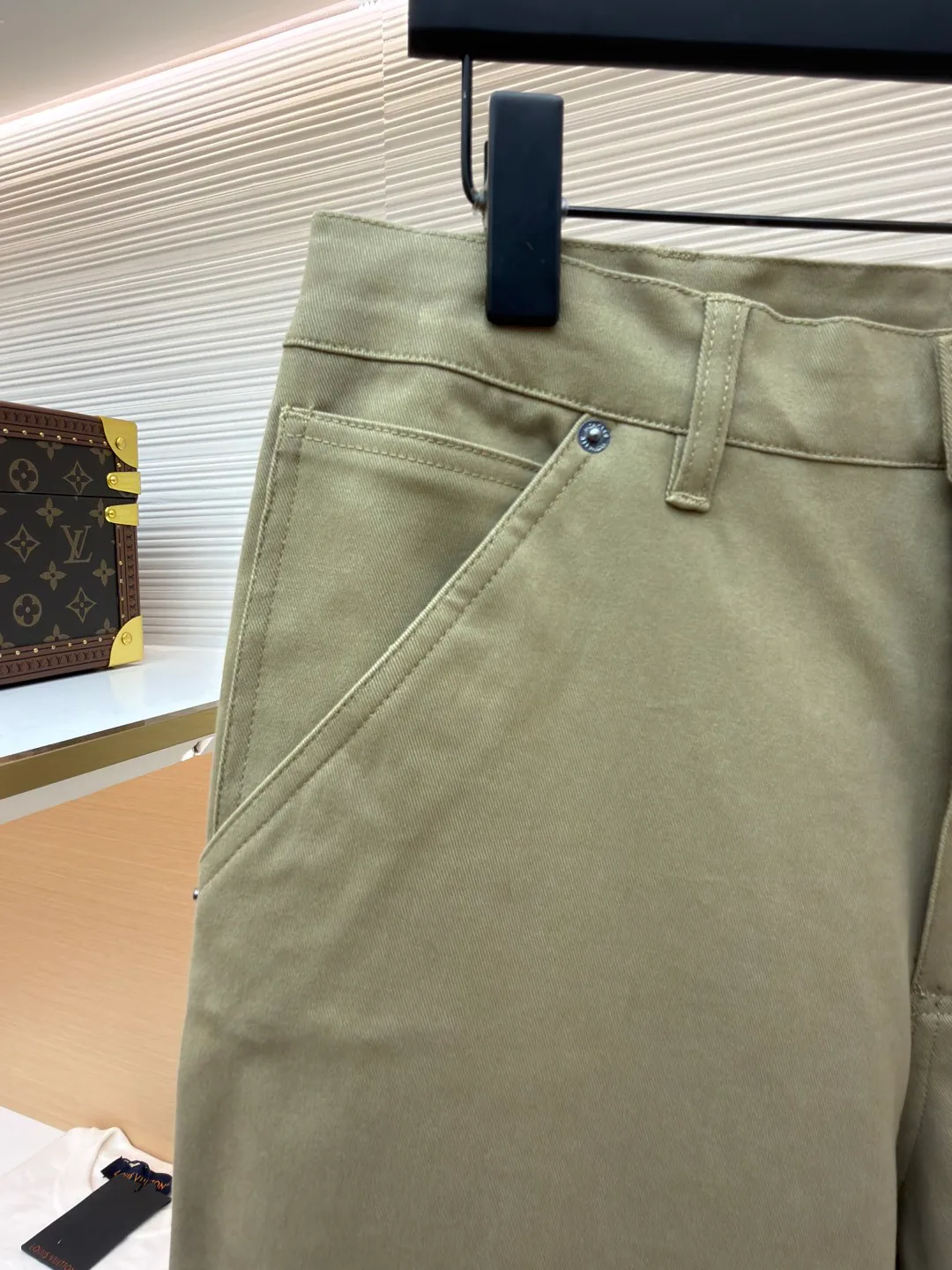 Men's Trousers MONCLER 18309033