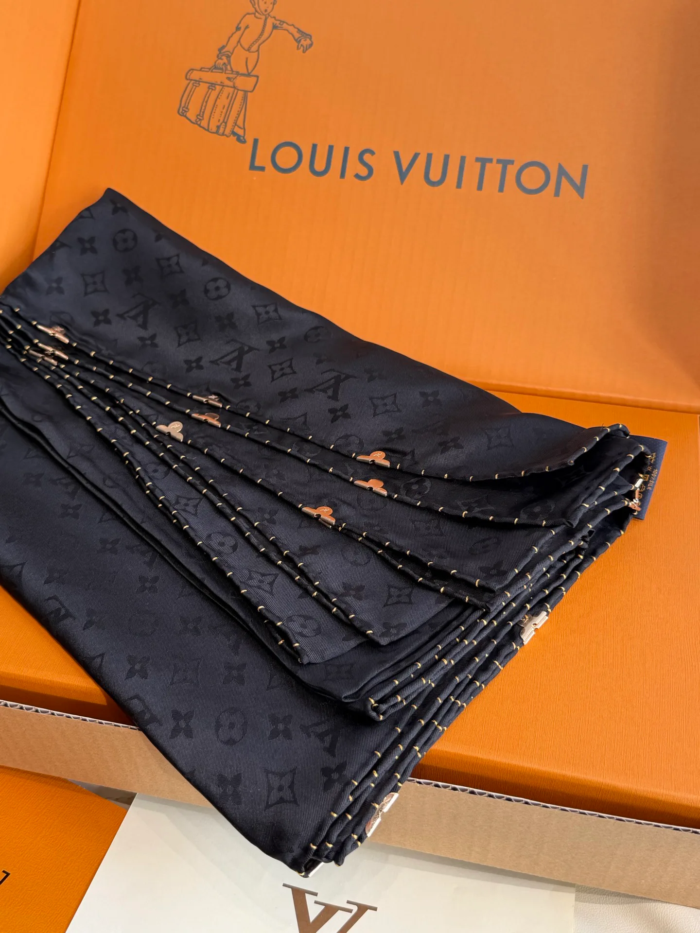 Silk Scarves LOUIS VUITTON 18401186