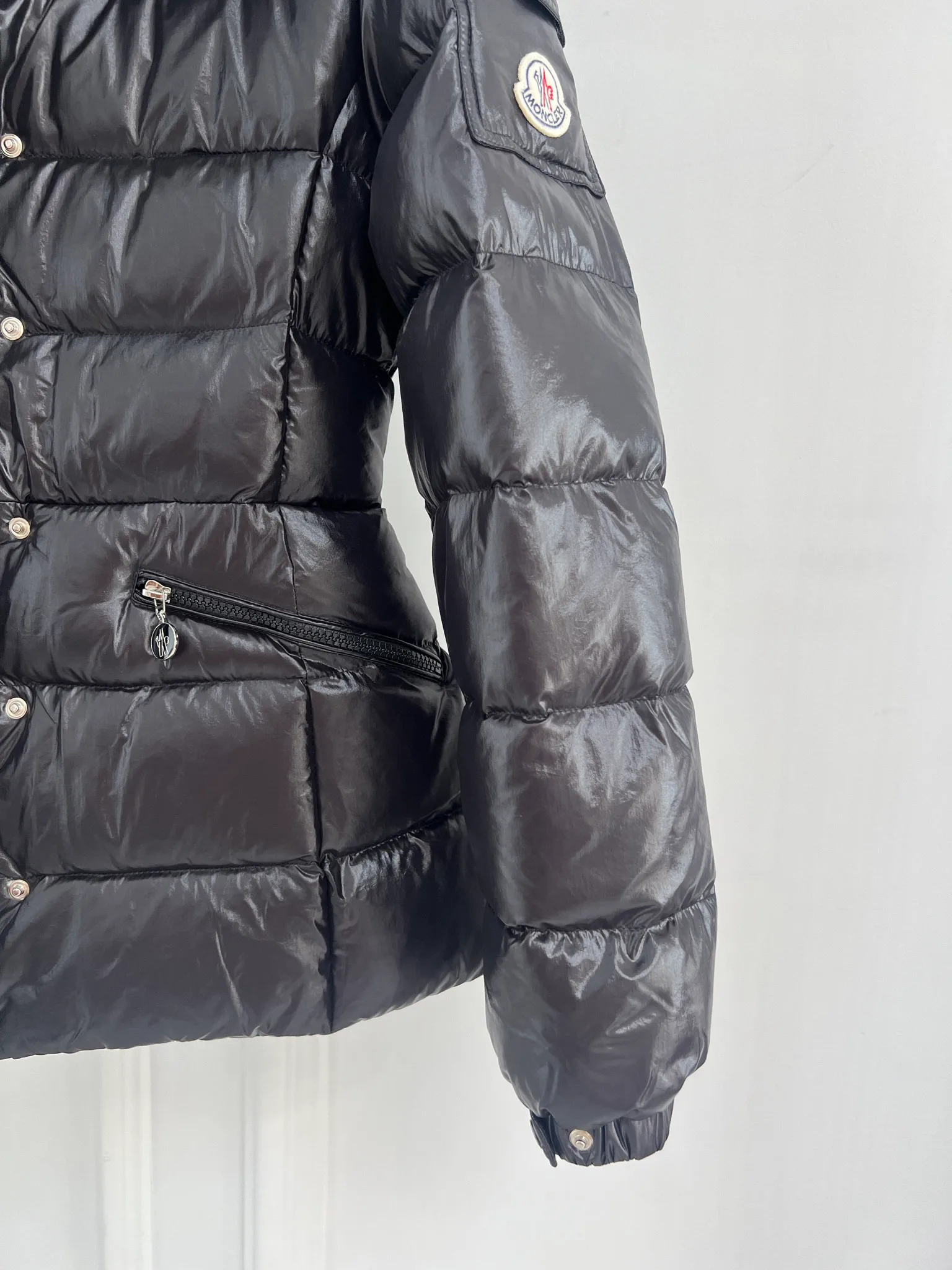 Women's Jackets And Down Jackets MONCLER 18416197