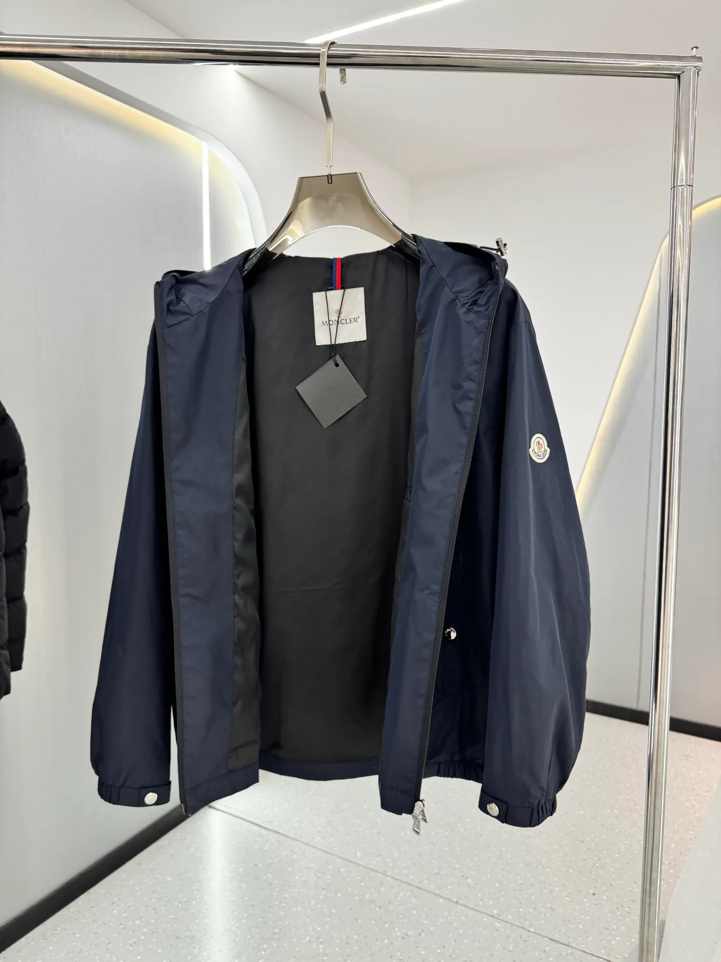 Men's Jackets And Down Jackets MONCLER 18510179