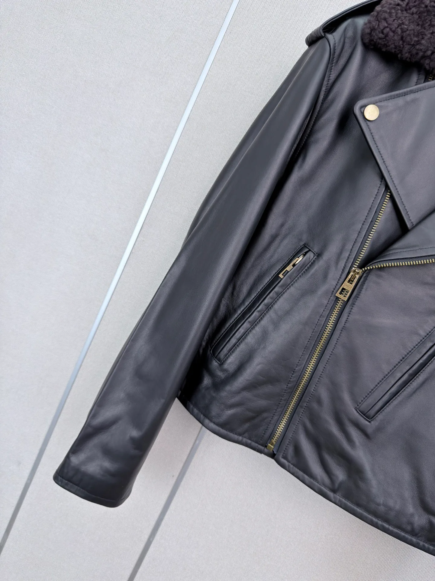 Women's Leather Jackets And Sheepskin Coats LOEWE 18455196
