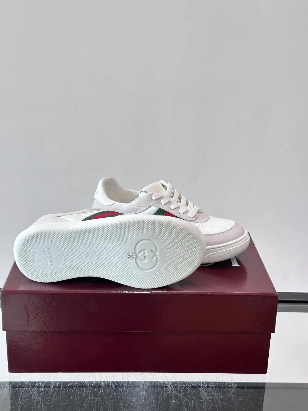 Women's Sneakers GUCCI 18118513
