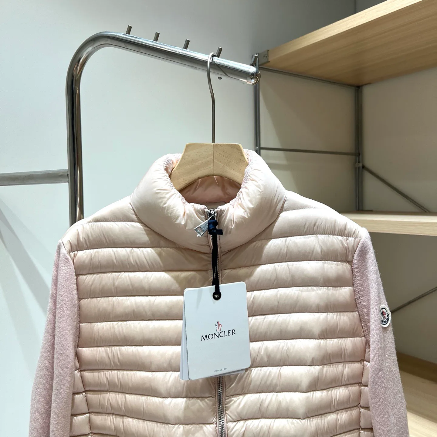 Women's Jackets And Down Jackets MONCLER 18043622