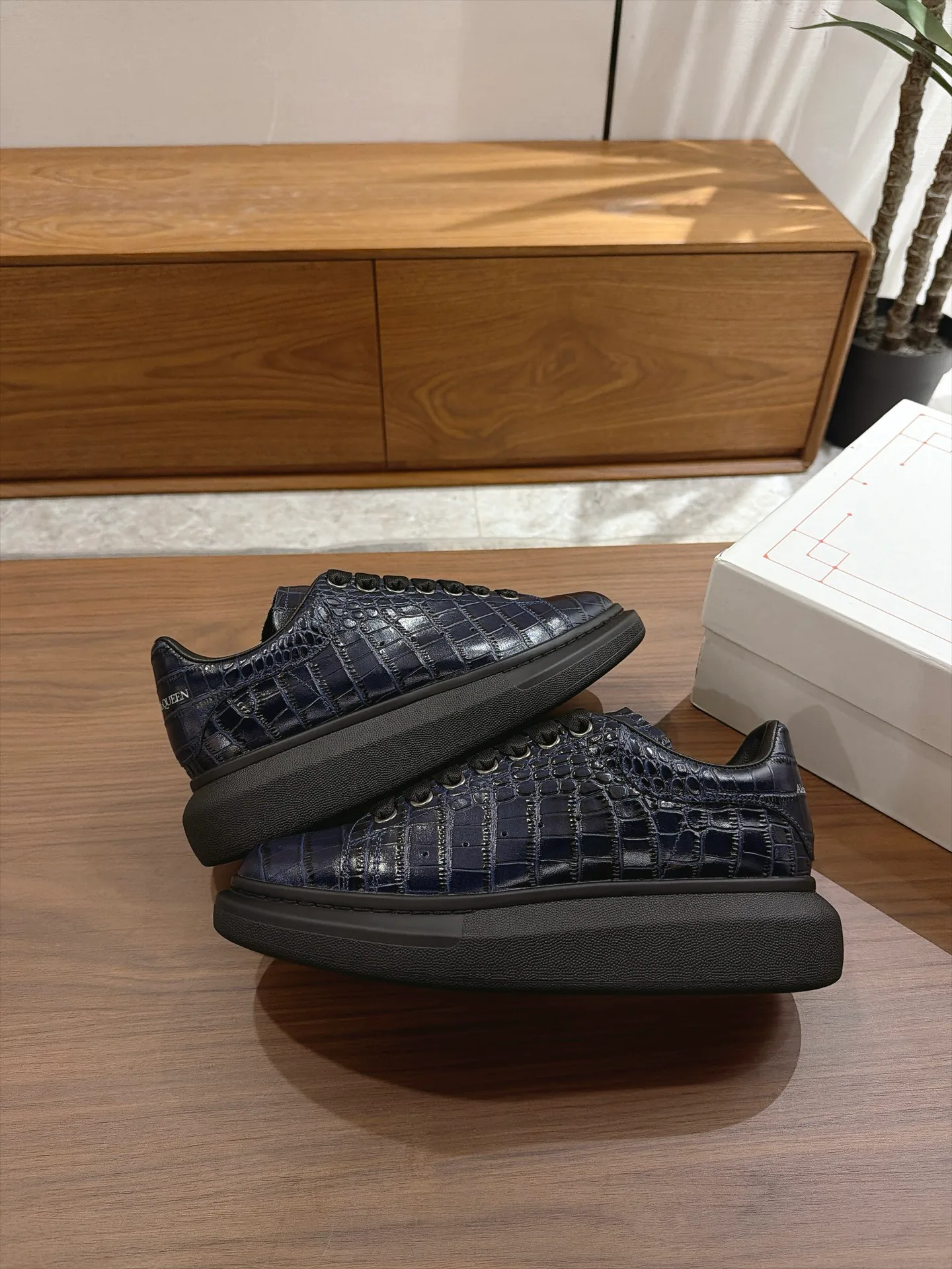 Women's Sneakers ALEXANDER MCQUEEN 18159797