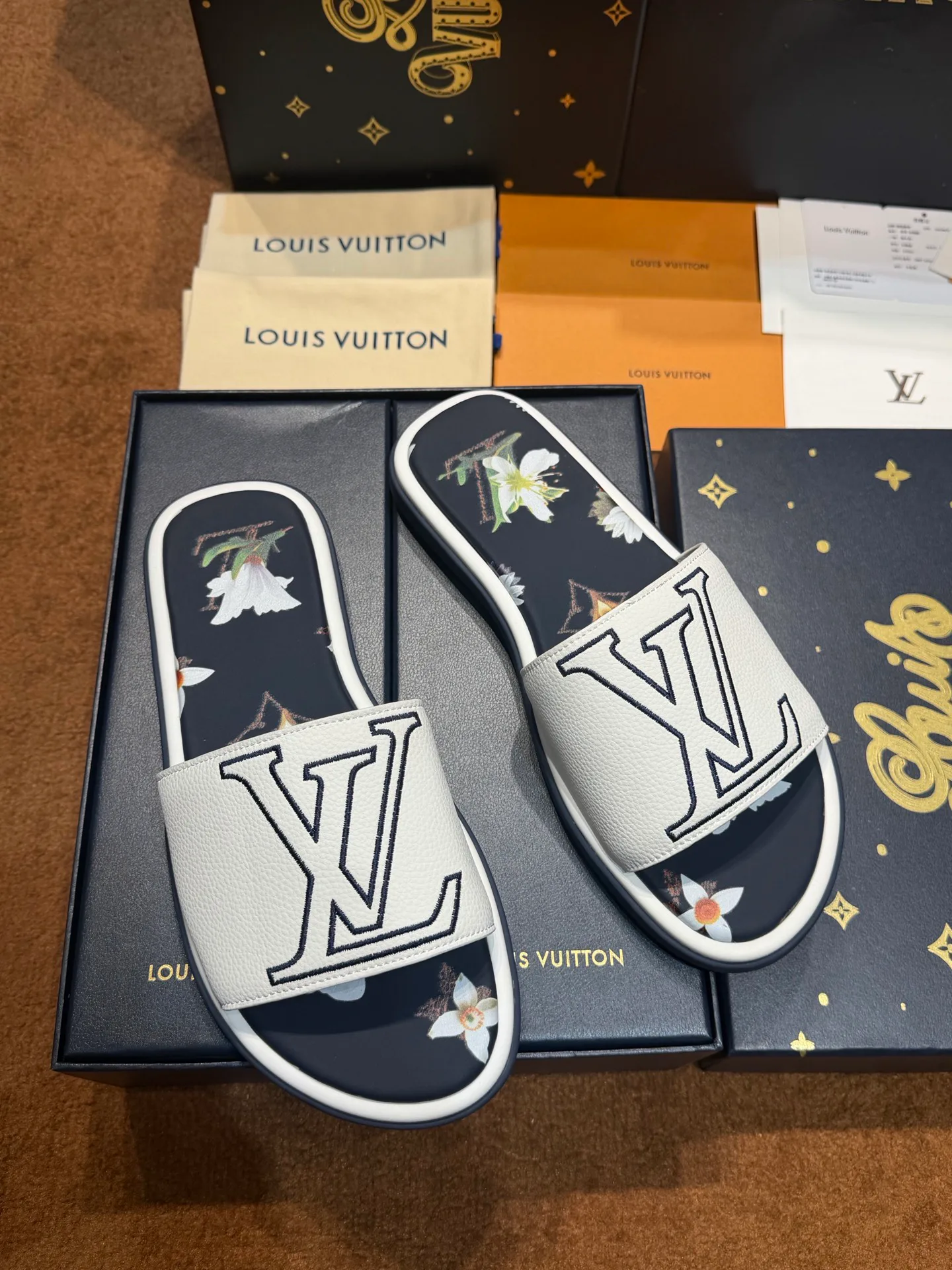 Women's Flip-Flops LOUIS VUITTON 17059501