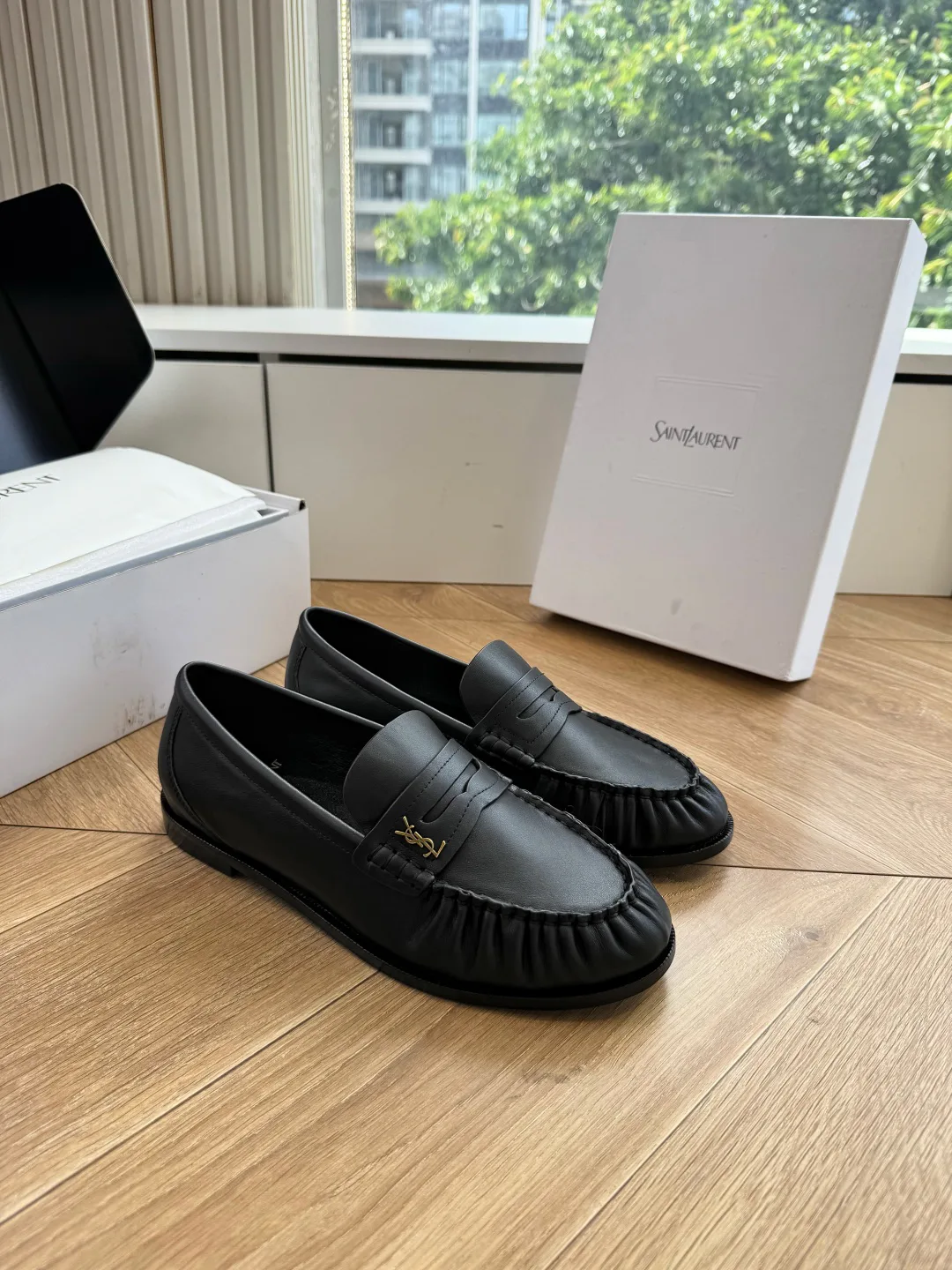 Women's Loafers And Moccasins SAINT LAURENT 17569098