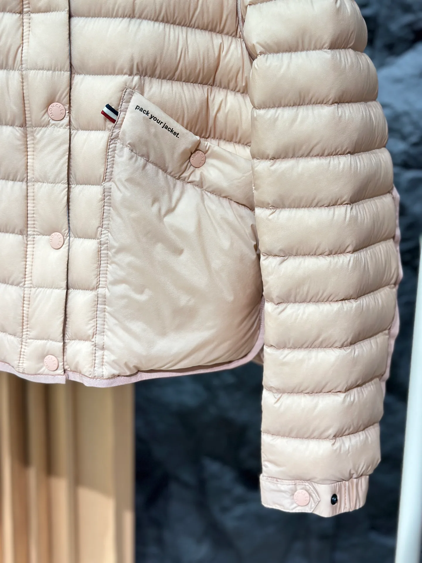 Women's Jackets And Down Jackets MONCLER 17899294