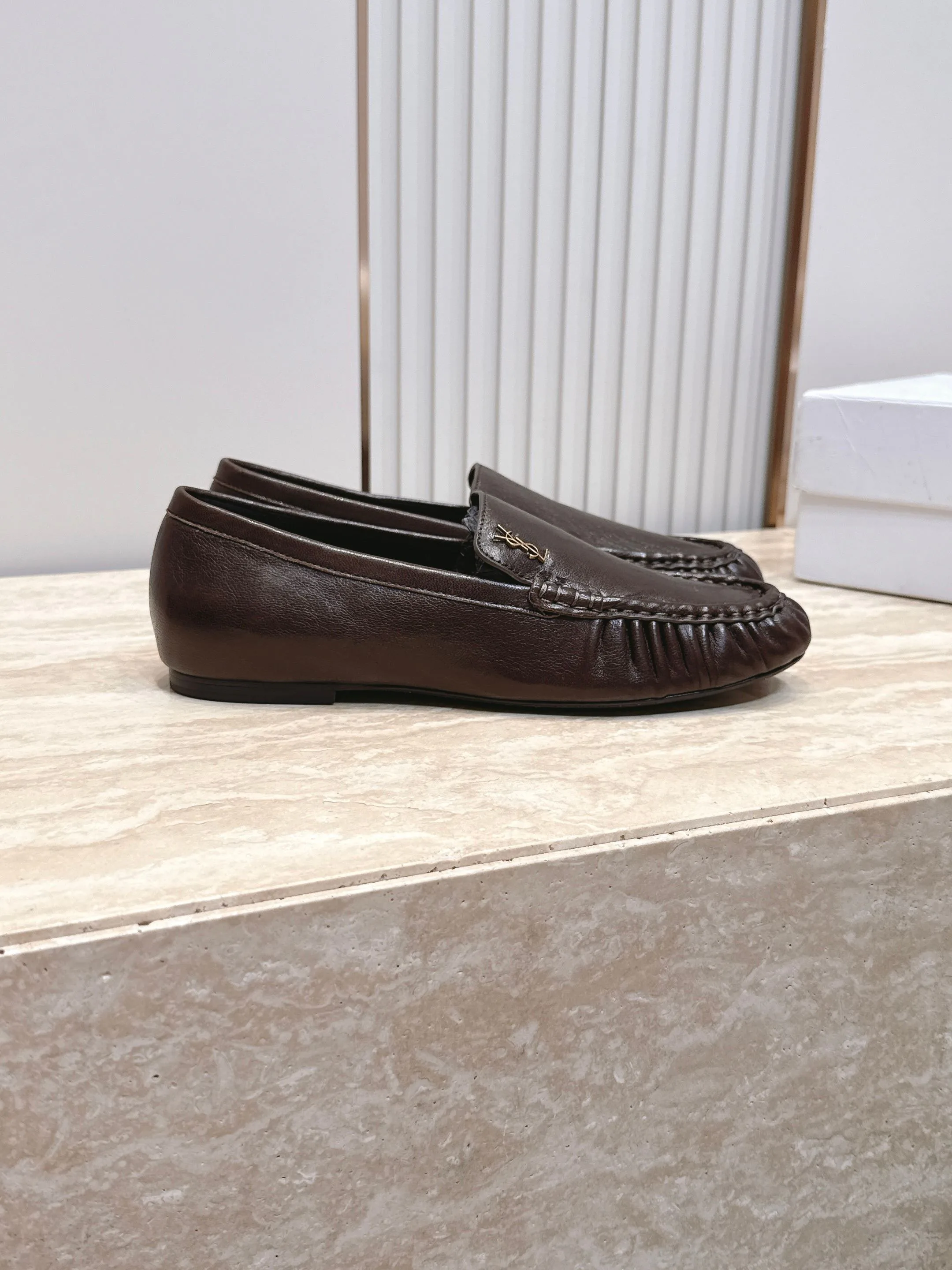 Women's Loafers And Moccasins SAINT LAURENT 17701344