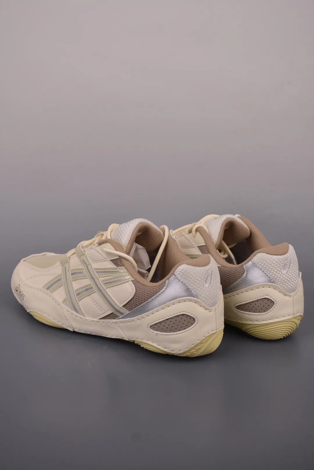 Women's Sneakers ASICS 17182618