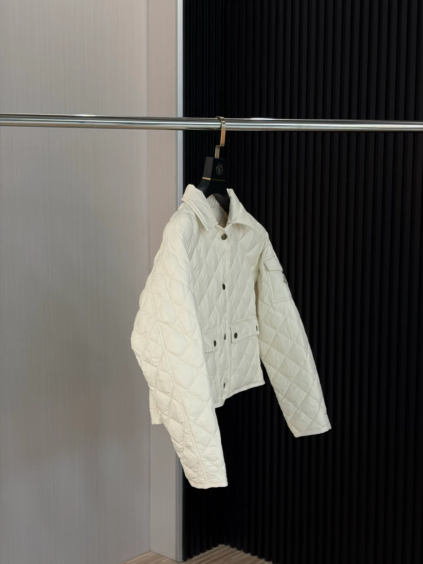 Куртки И Пуховики Женские Moncler 18600021