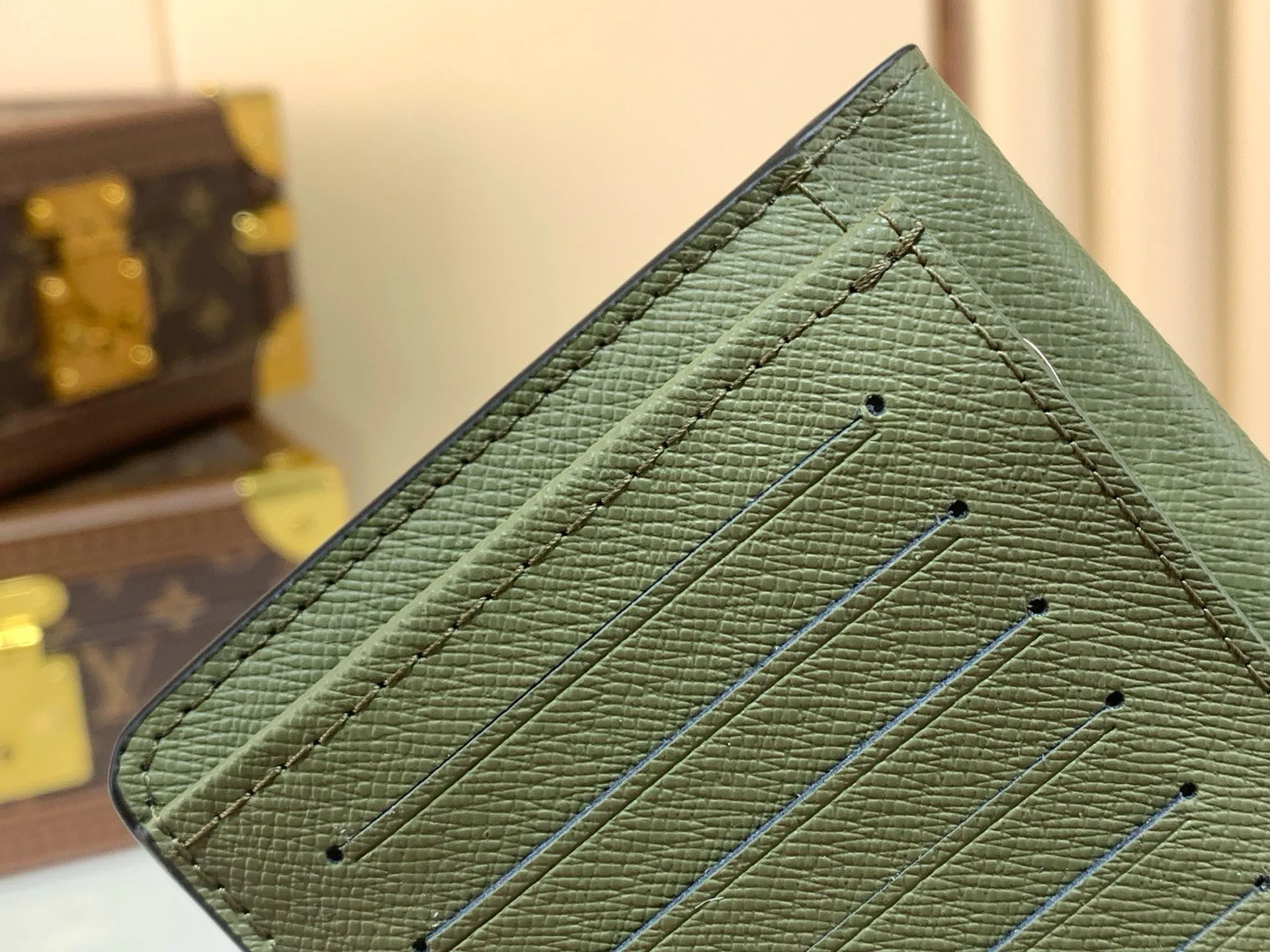Women's Clutches LOUIS VUITTON 17499383