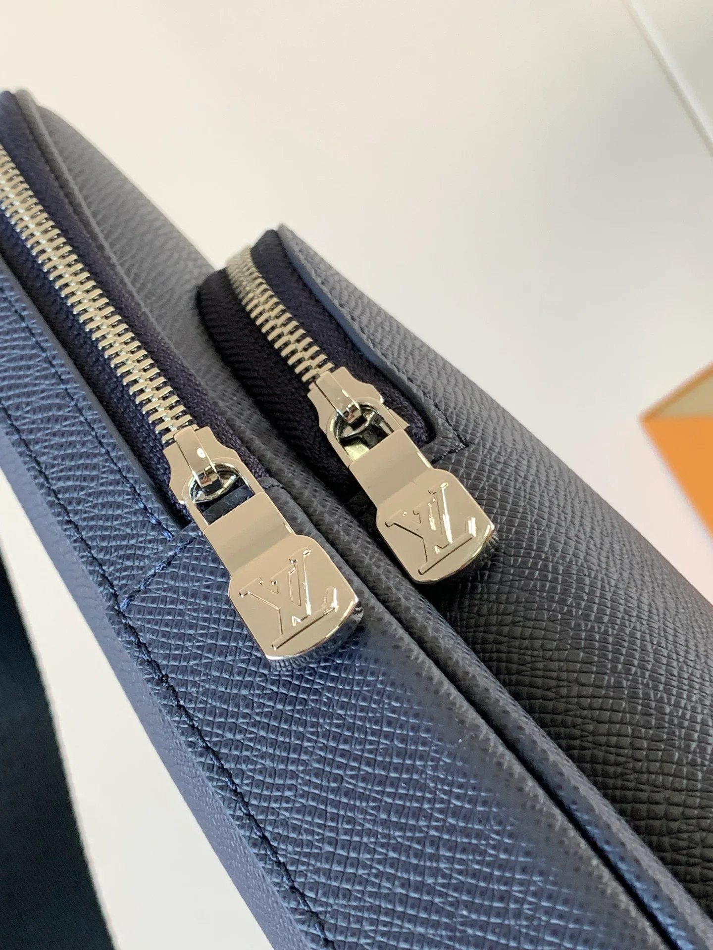 Women's Shoulder Bags LOUIS VUITTON 17948727