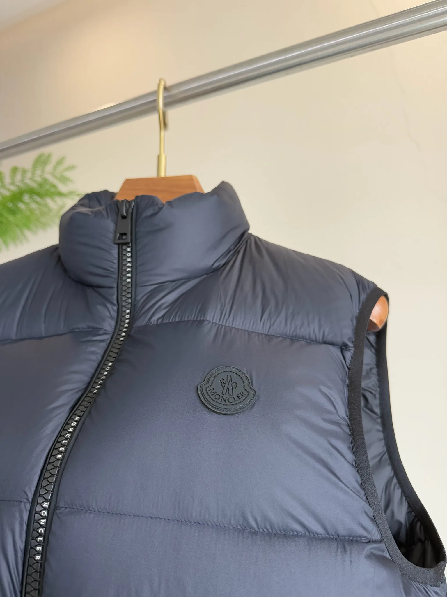 Men's Vests MONCLER 18355817