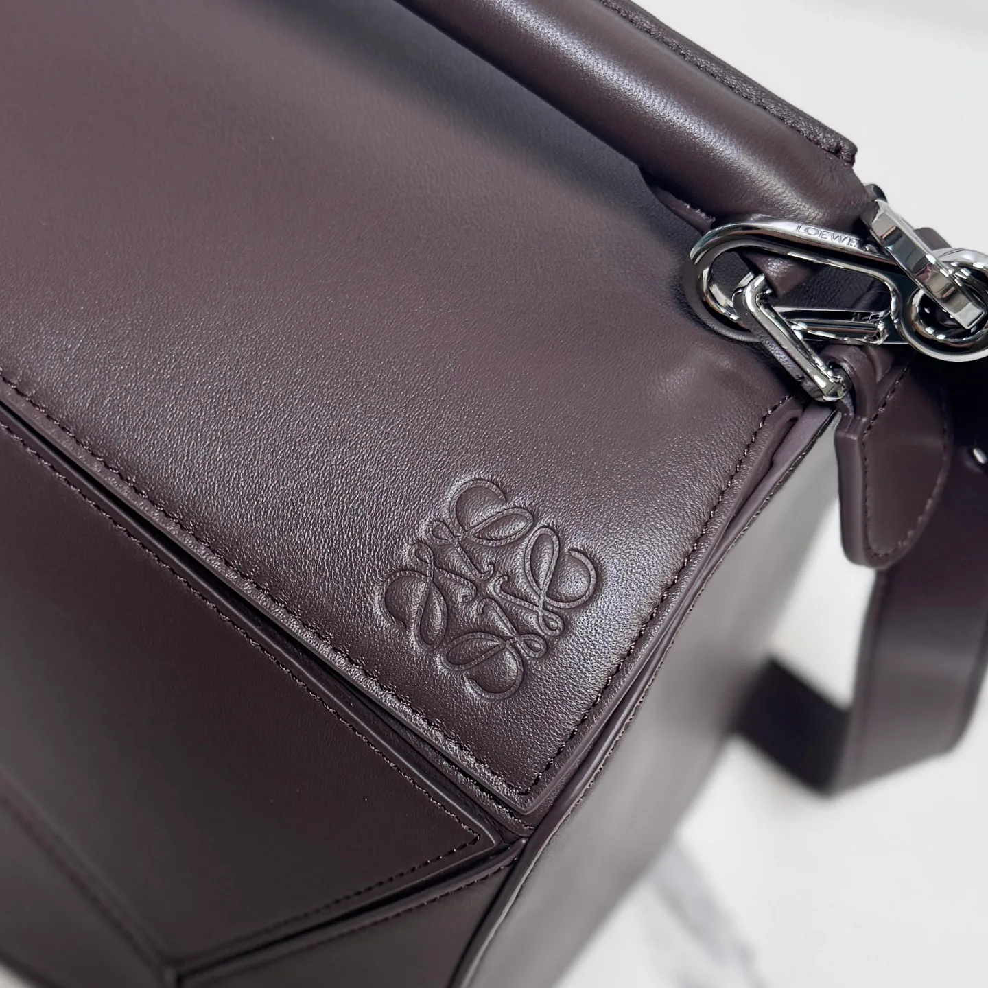 Women's Classic Handbags LOEWE 18030351