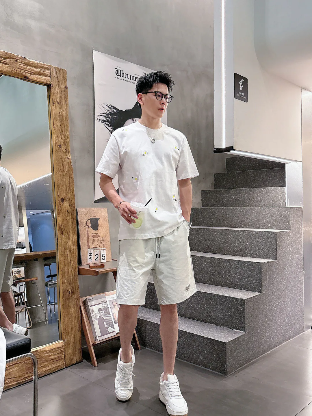 Men's Shorts PRADA 18097713