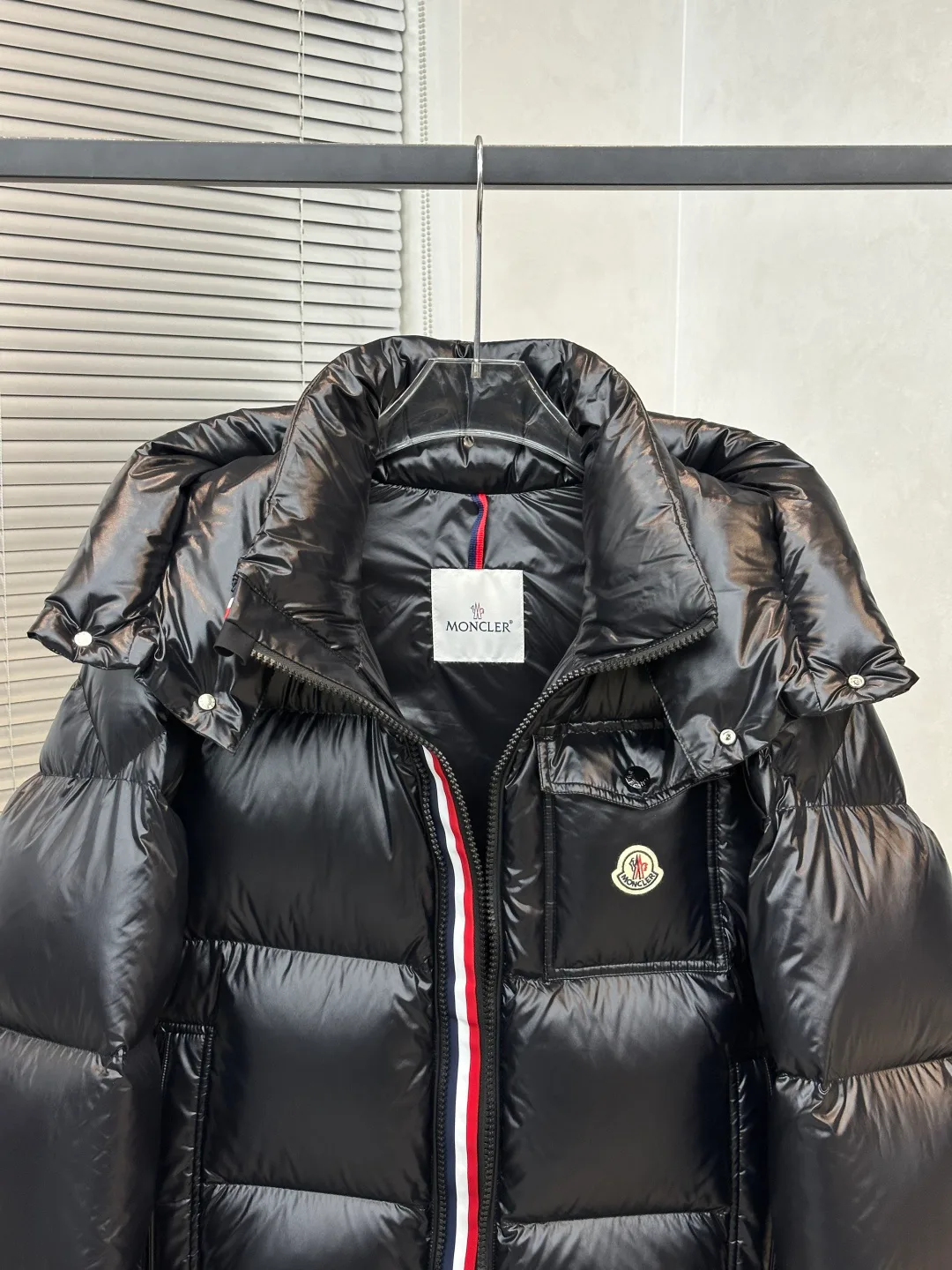 Women's Jackets And Down Jackets MONCLER 17865417