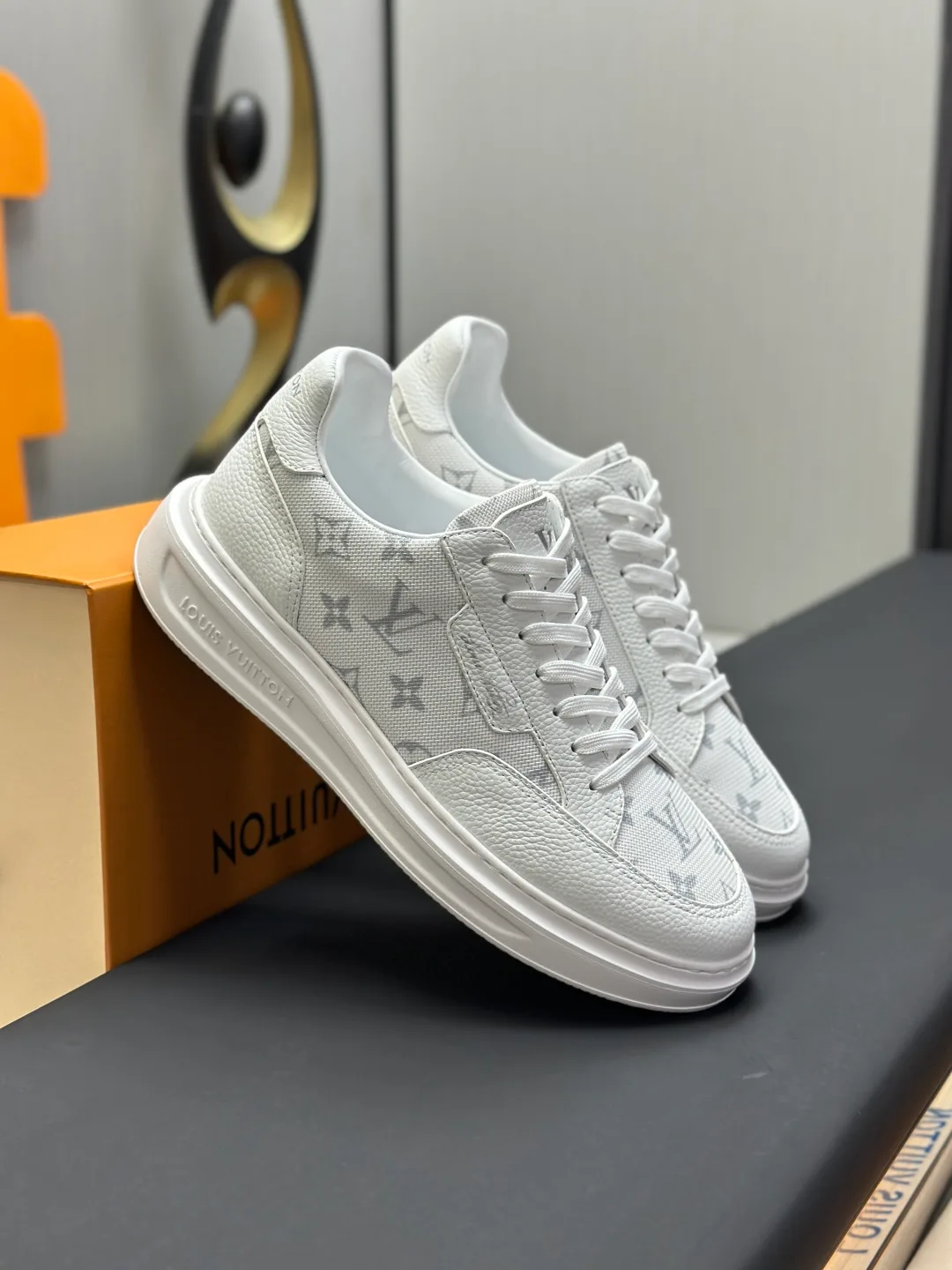 Men's Sneakers LOUIS VUITTON 17759494