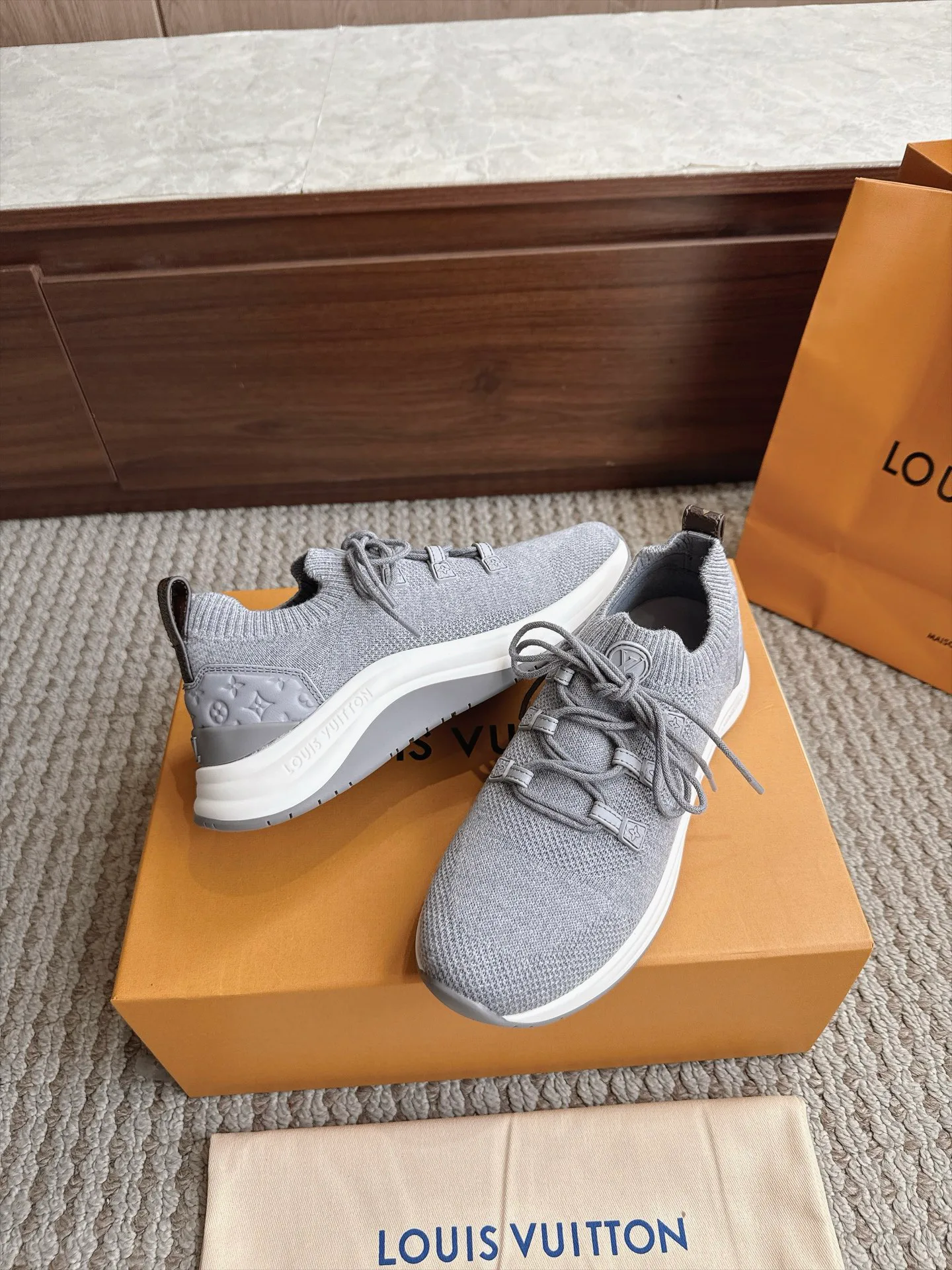 Men's Sneakers LOUIS VUITTON 18333247