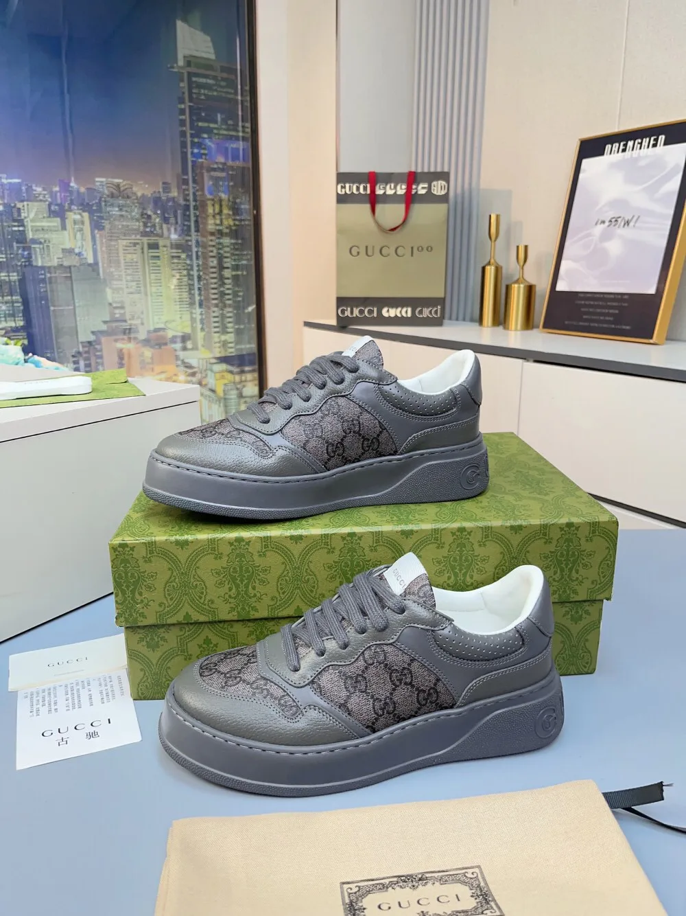 Women's Sneakers GUCCI 18369612