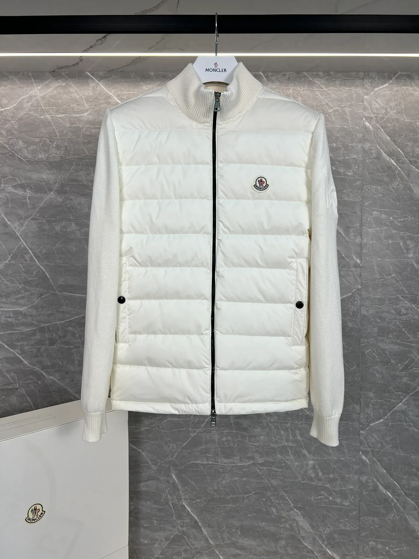 Куртки И Пуховики Женские Moncler 18599790