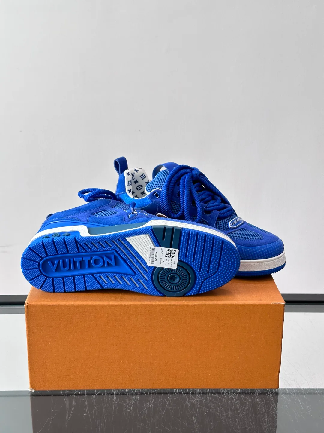 Women's Sneakers LOUIS VUITTON 17588547