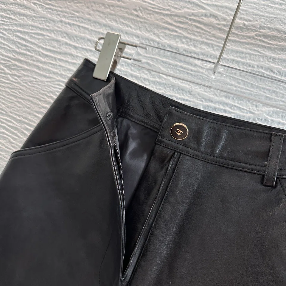Women's Trousers CHANEL 17845051