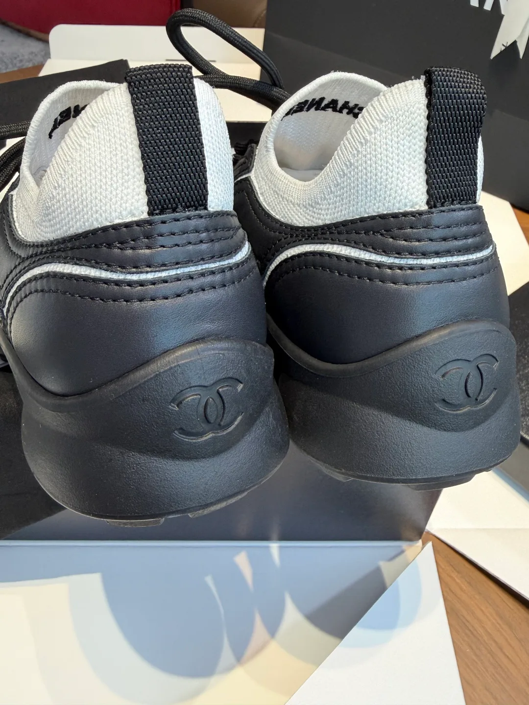 Women's Sneakers CHANEL 18067088