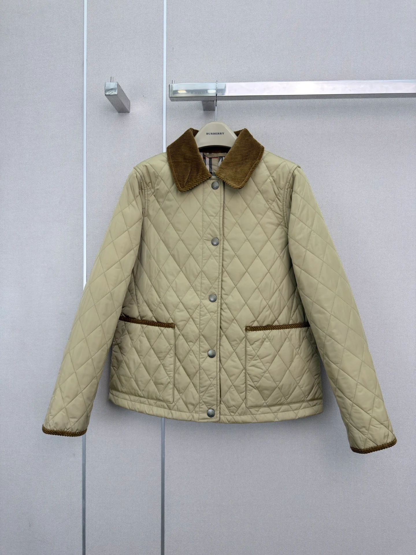 Women's Jackets And Down Jackets BURBERRY 18056787