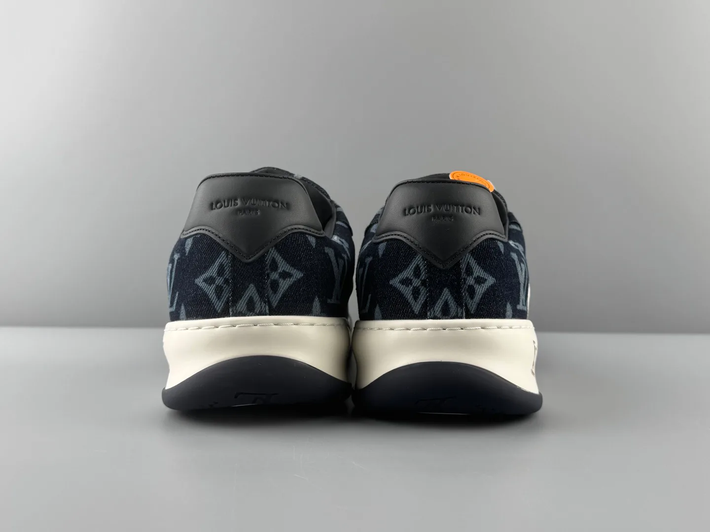 Women's Sneakers LOUIS VUITTON 17293055