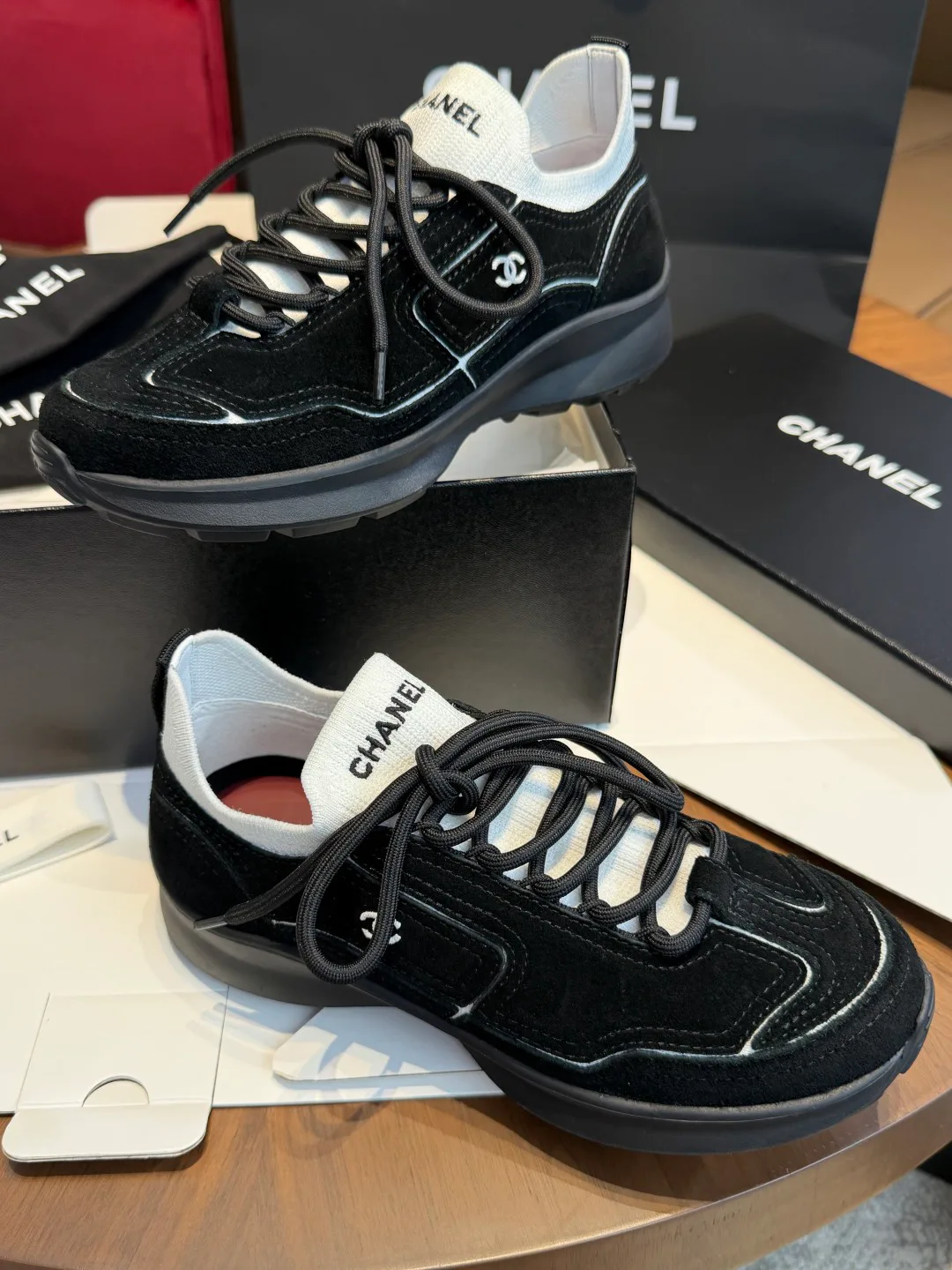 Women's Sneakers CHANEL 18067107