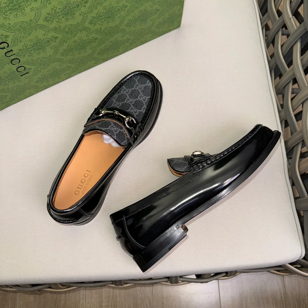 Men's Loafers And Dress Shoes GUCCI 17576635