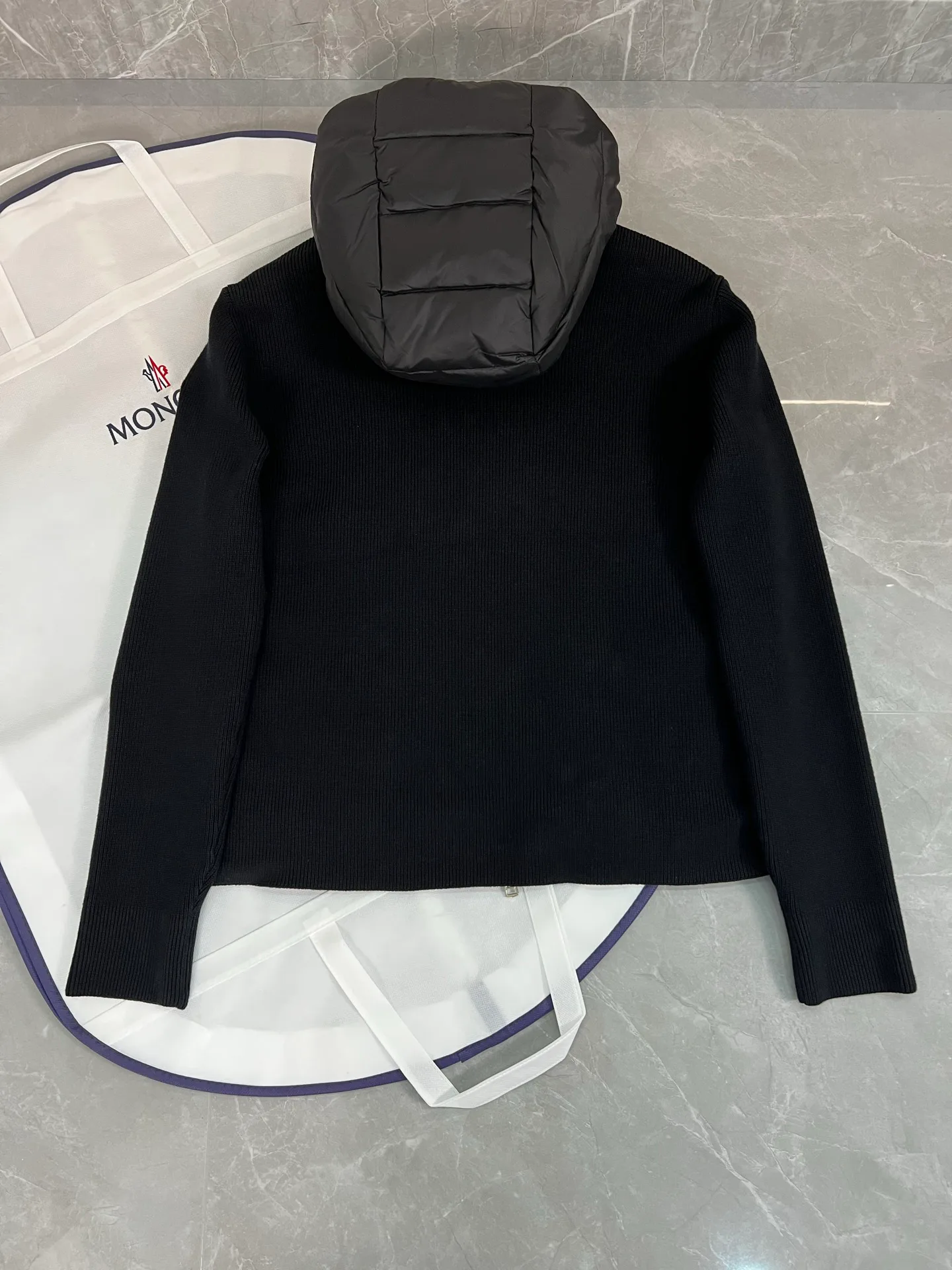 Куртки И Пуховики Мужские Moncler 18599824