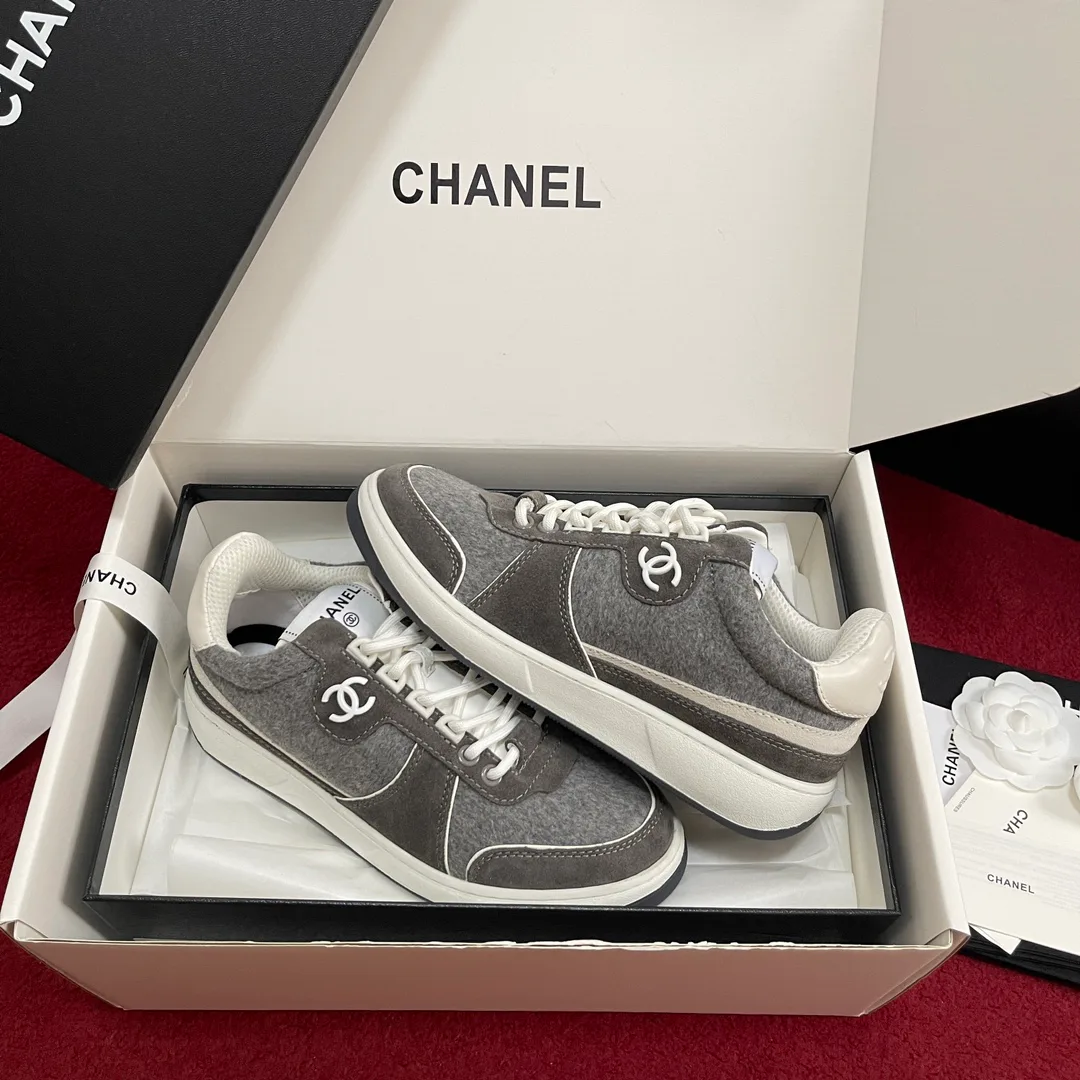Women's Sneakers CHANEL 18195102